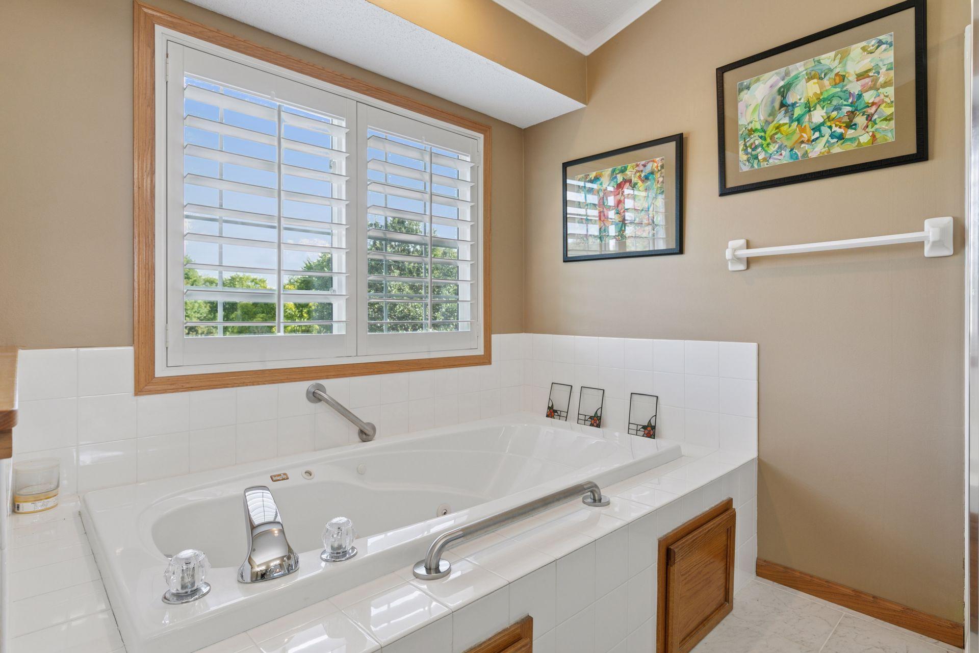 6081 N Ridge Drive Property Photo 20