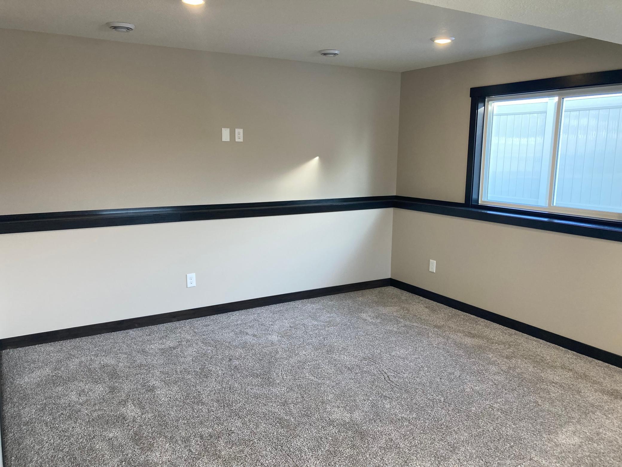 705 State Street Property Photo 15