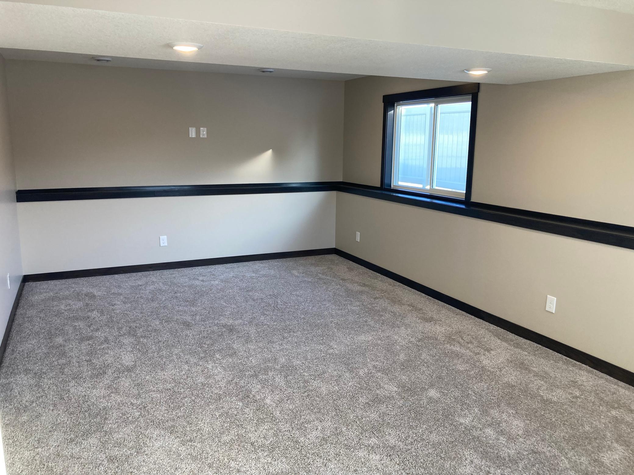 705 State Street Property Photo 17
