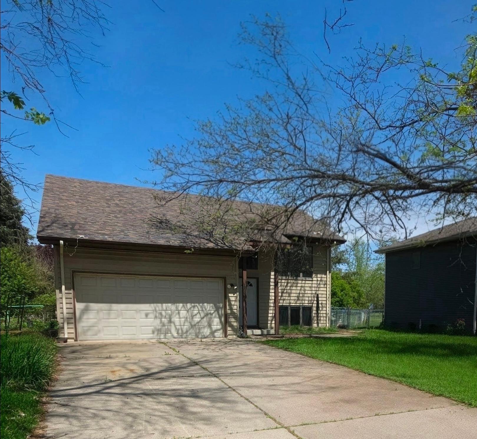 301 Aster Drive Property Photo 1