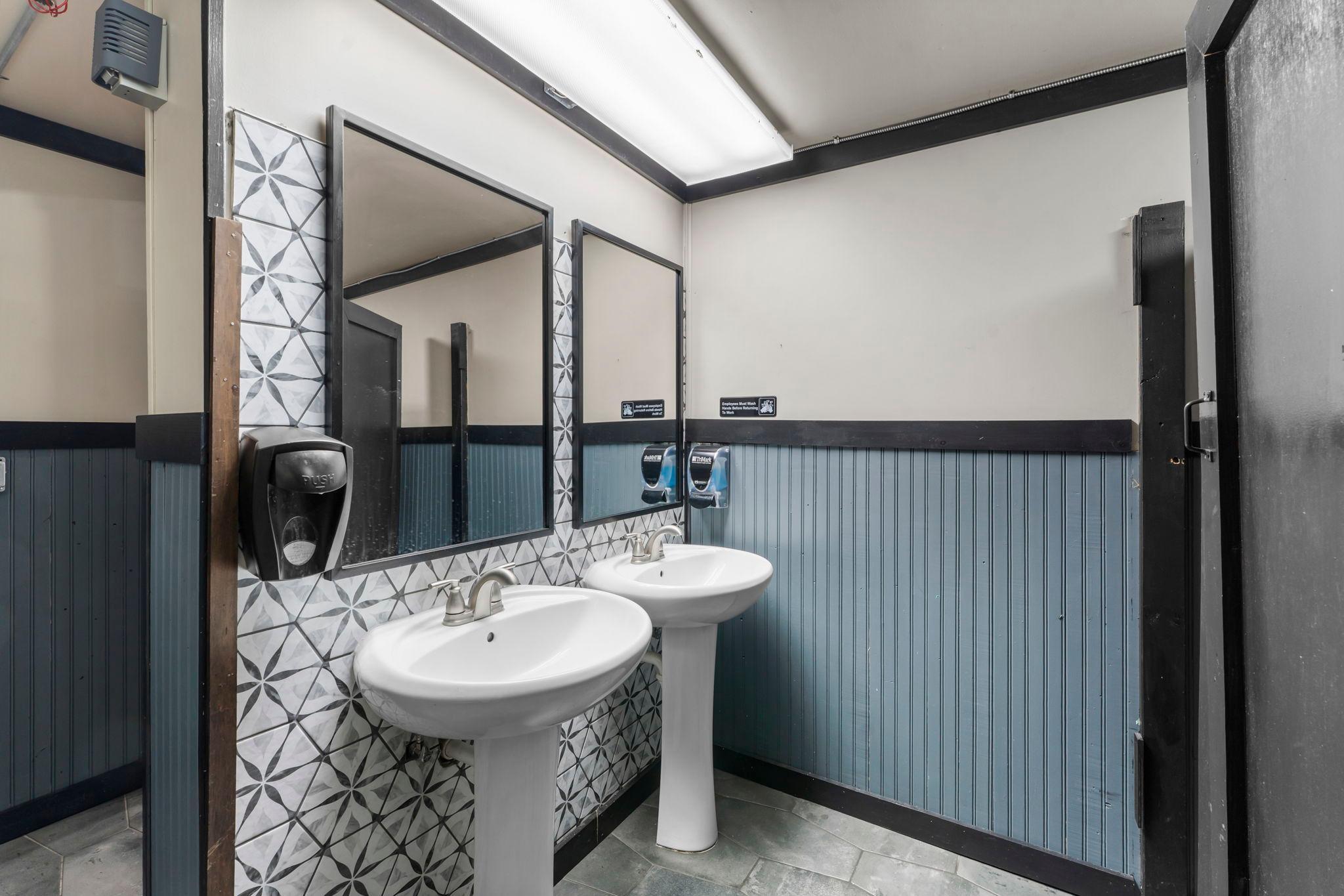 18 5th Avenue S Property Photo 26
