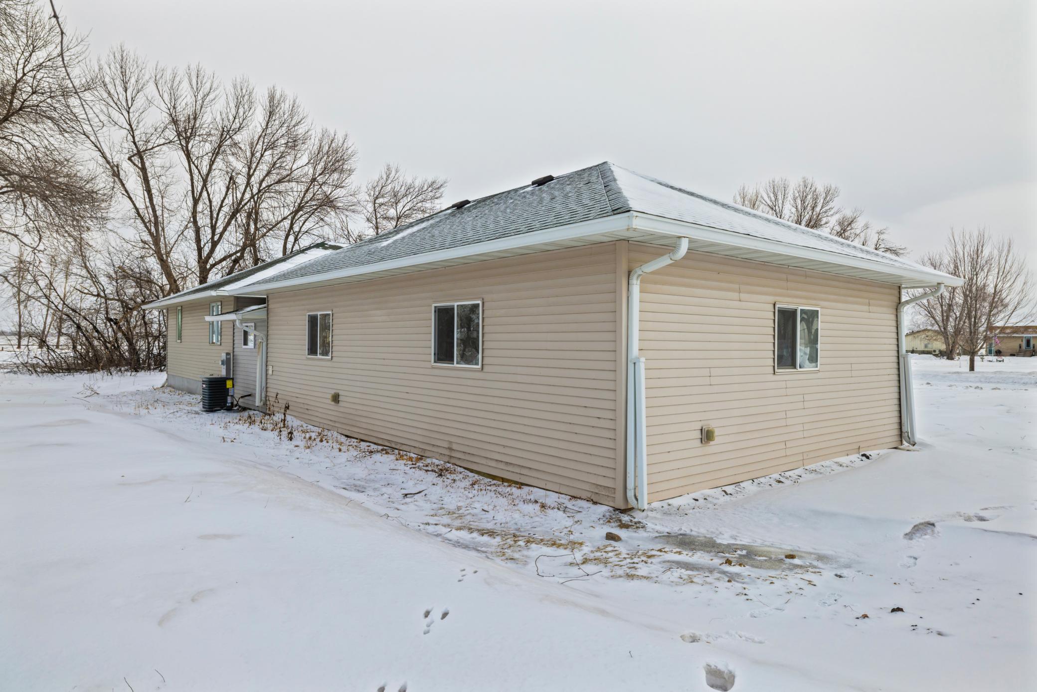 610 6th Street Property Photo 4