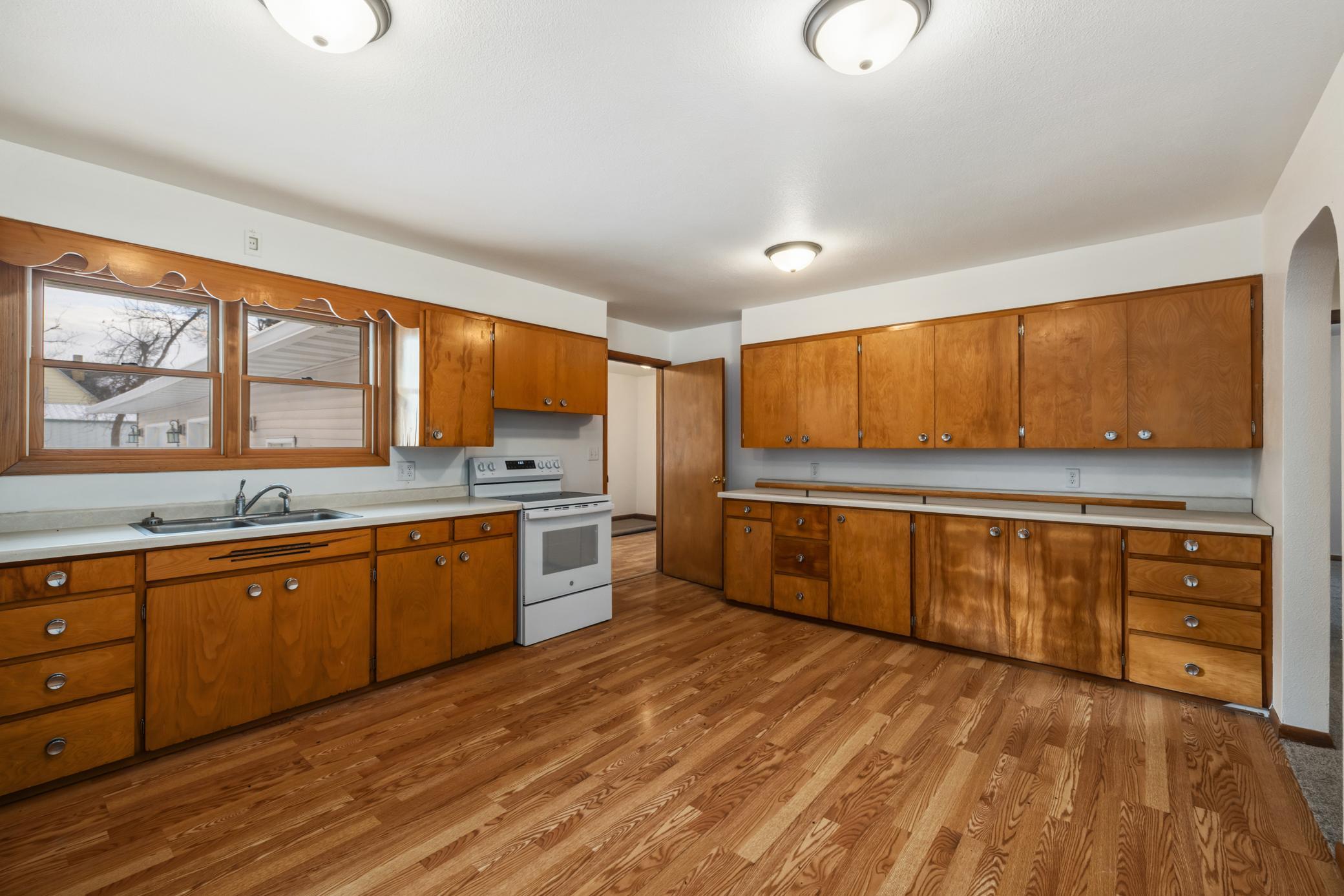 610 6th Street Property Photo 9