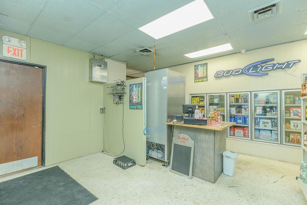 100 Jackson St. Property Photo 24