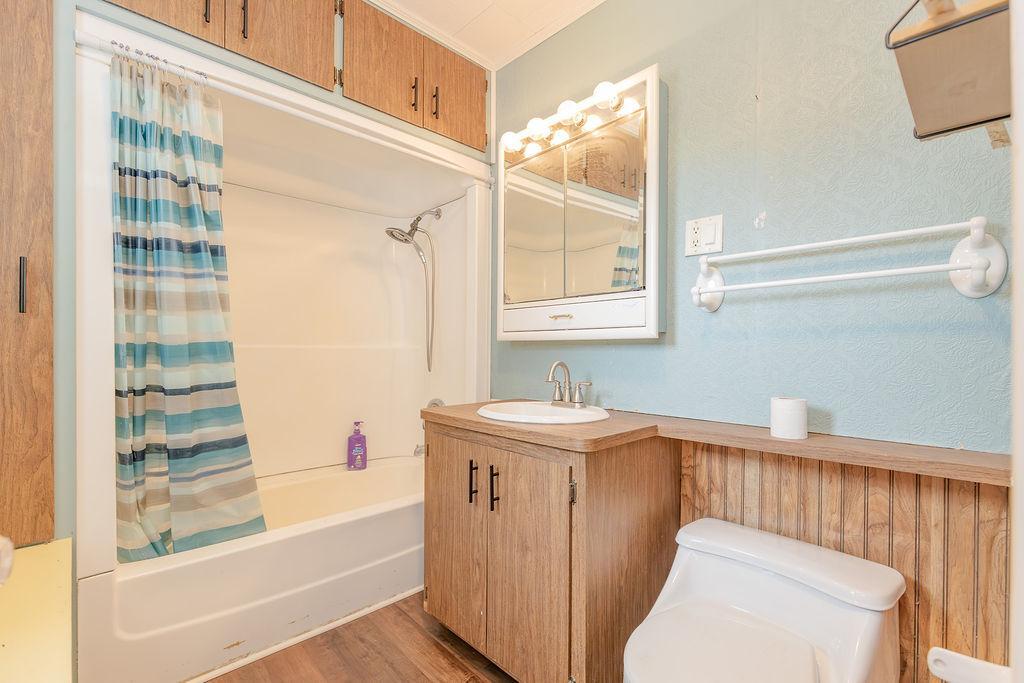 902 White Street Property Photo 33