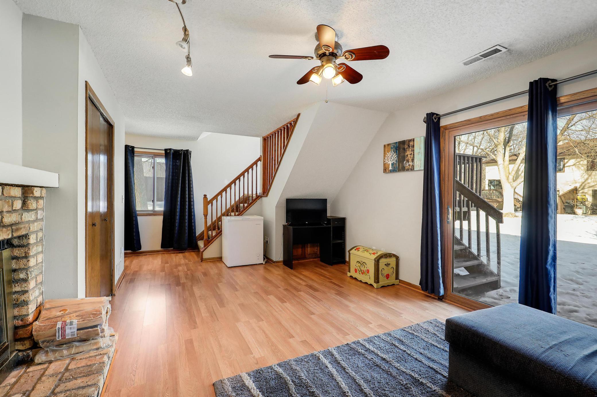 8525 Maplebrook Parkway N Property Photo 5