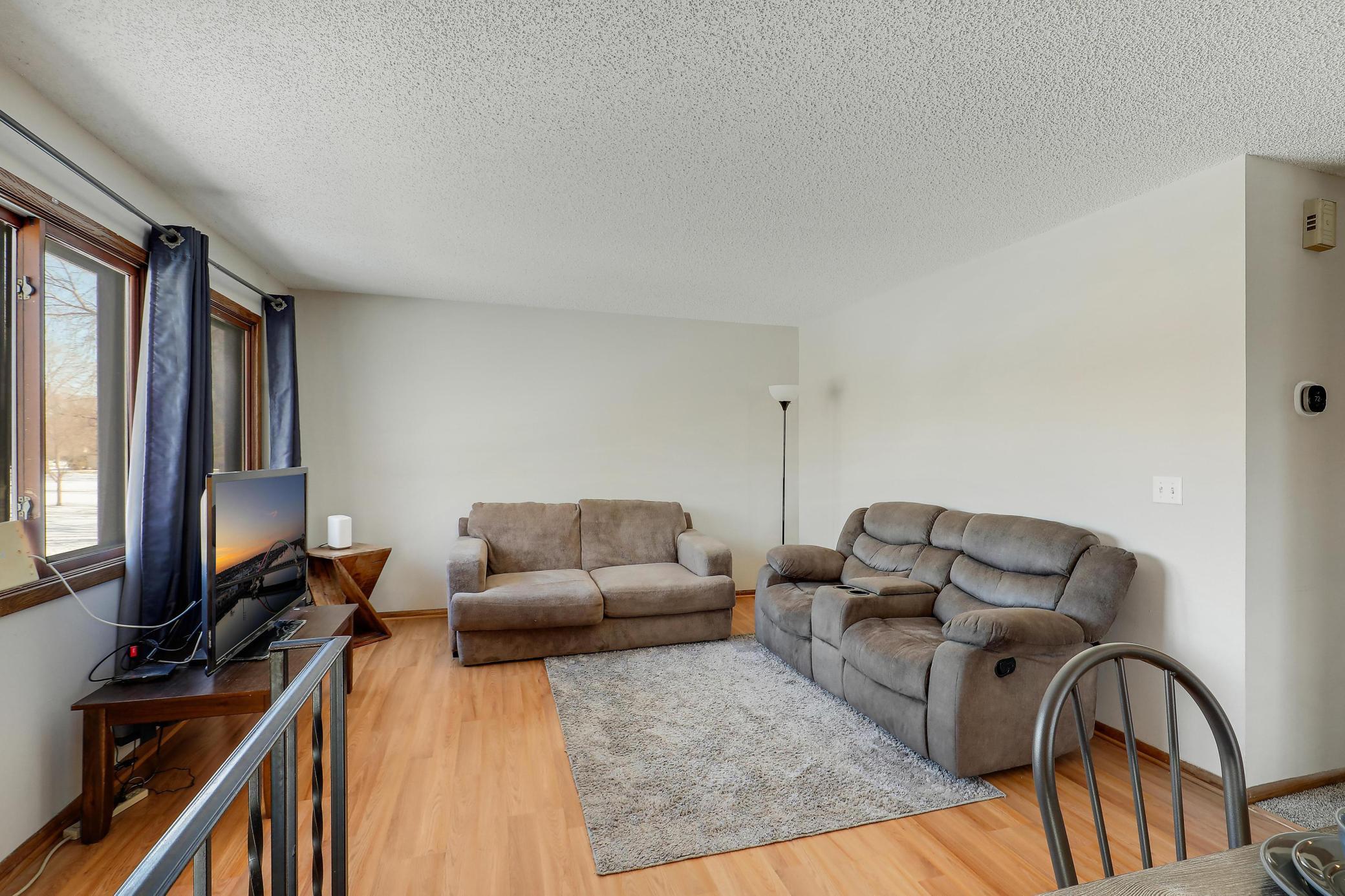 8525 Maplebrook Parkway N Property Photo 8