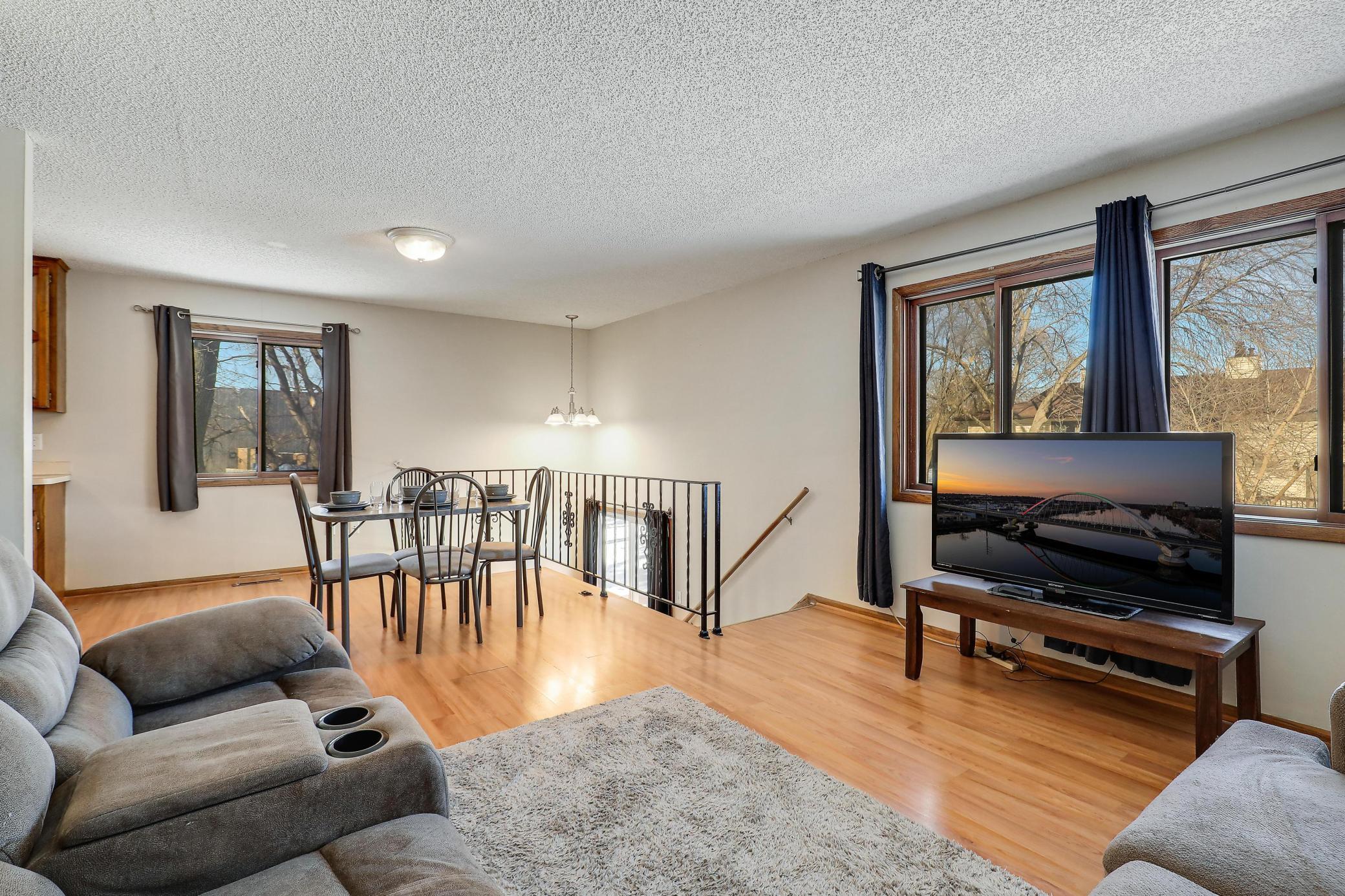 8525 Maplebrook Parkway N Property Photo 9