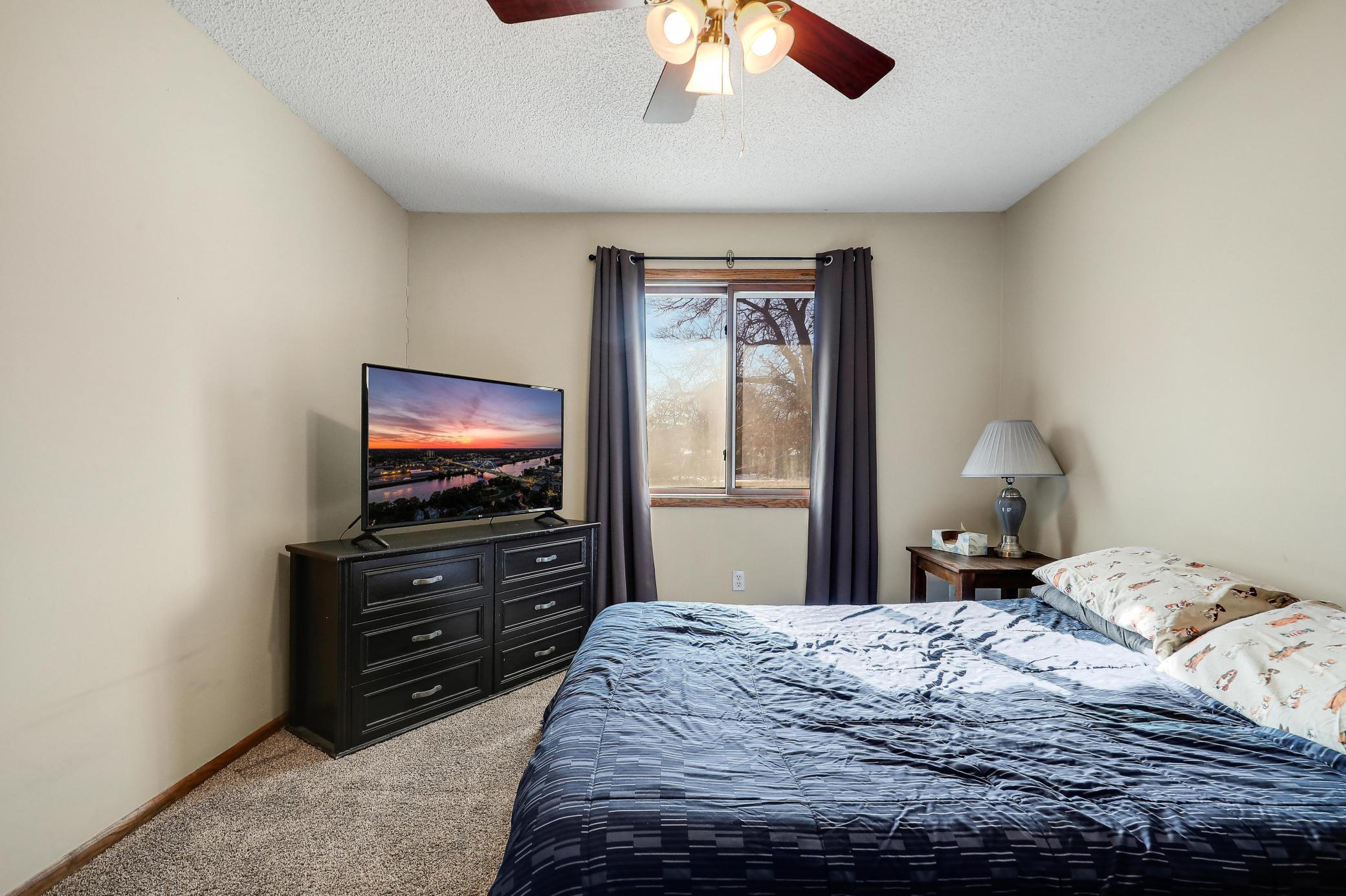8525 Maplebrook Parkway N Property Photo 11