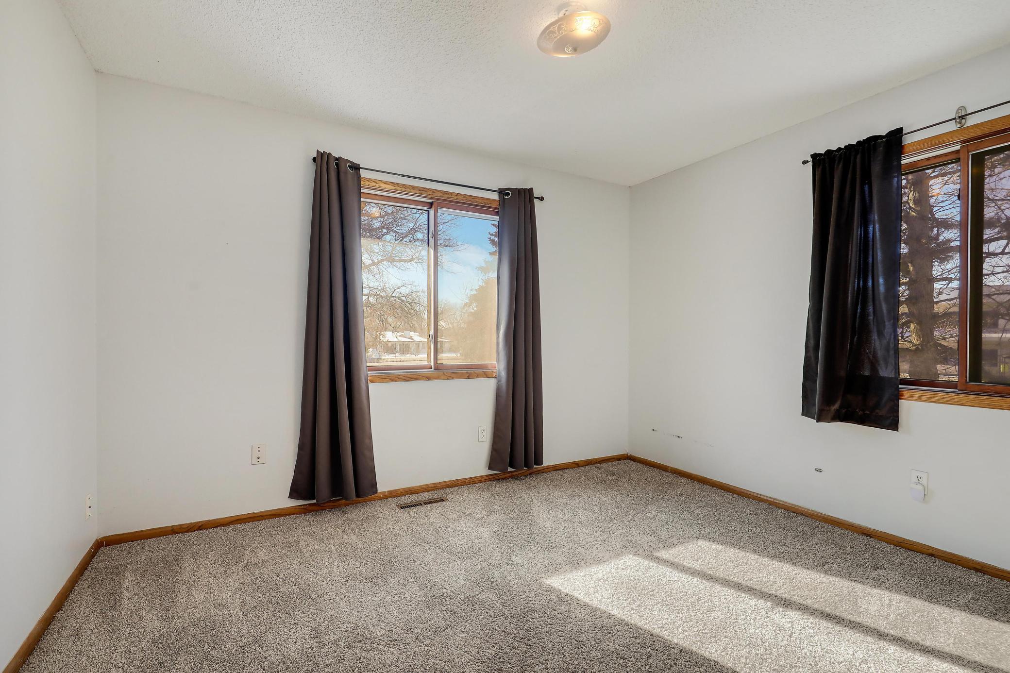8525 Maplebrook Parkway N Property Photo 13
