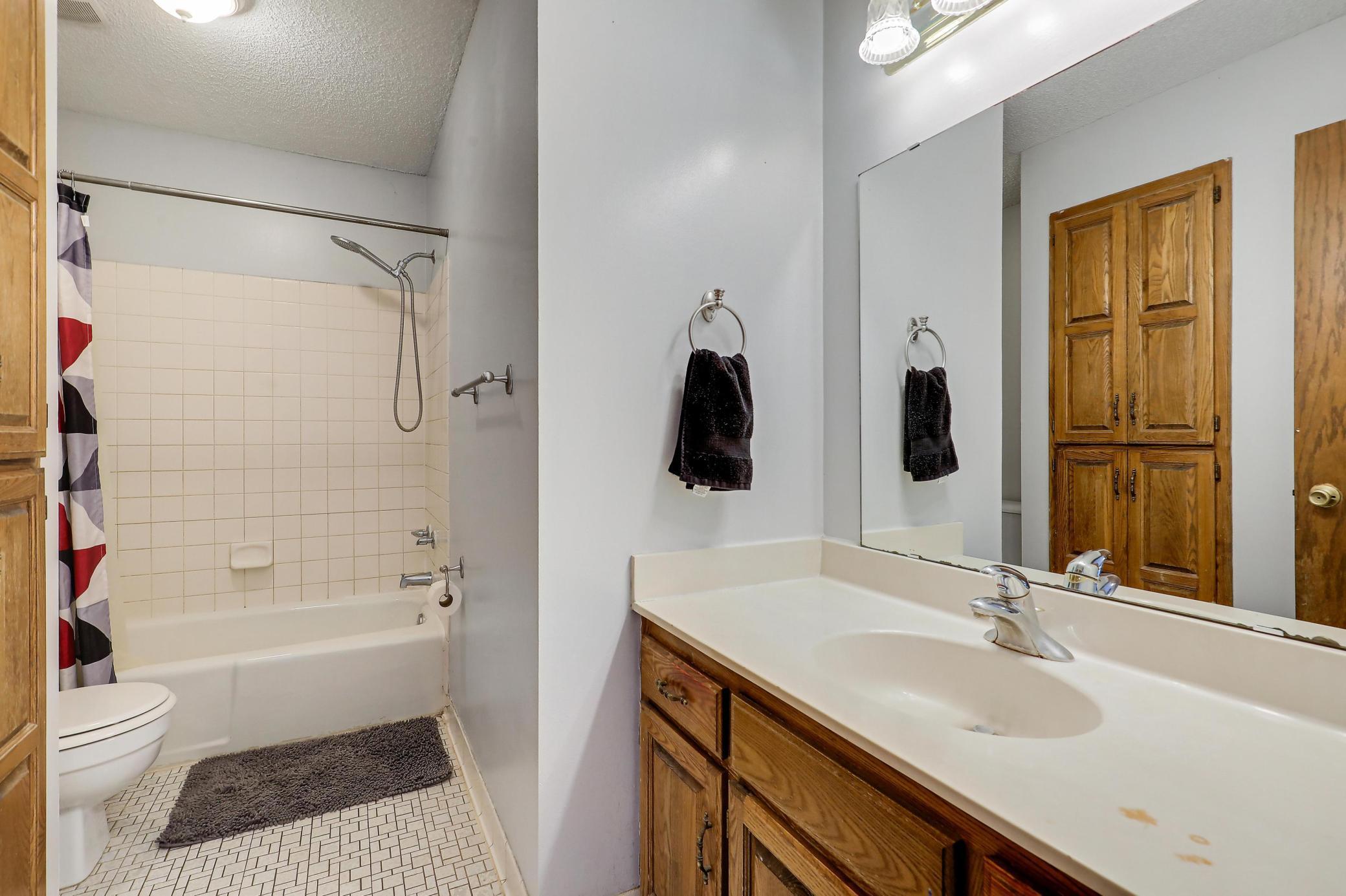8525 Maplebrook Parkway N Property Photo 15