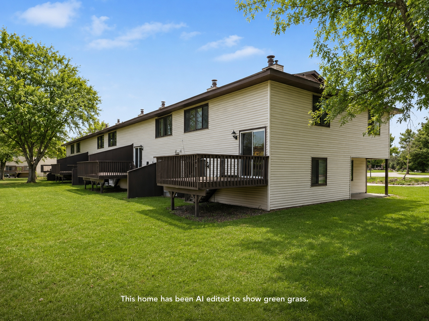8525 Maplebrook Parkway N Property Photo 17