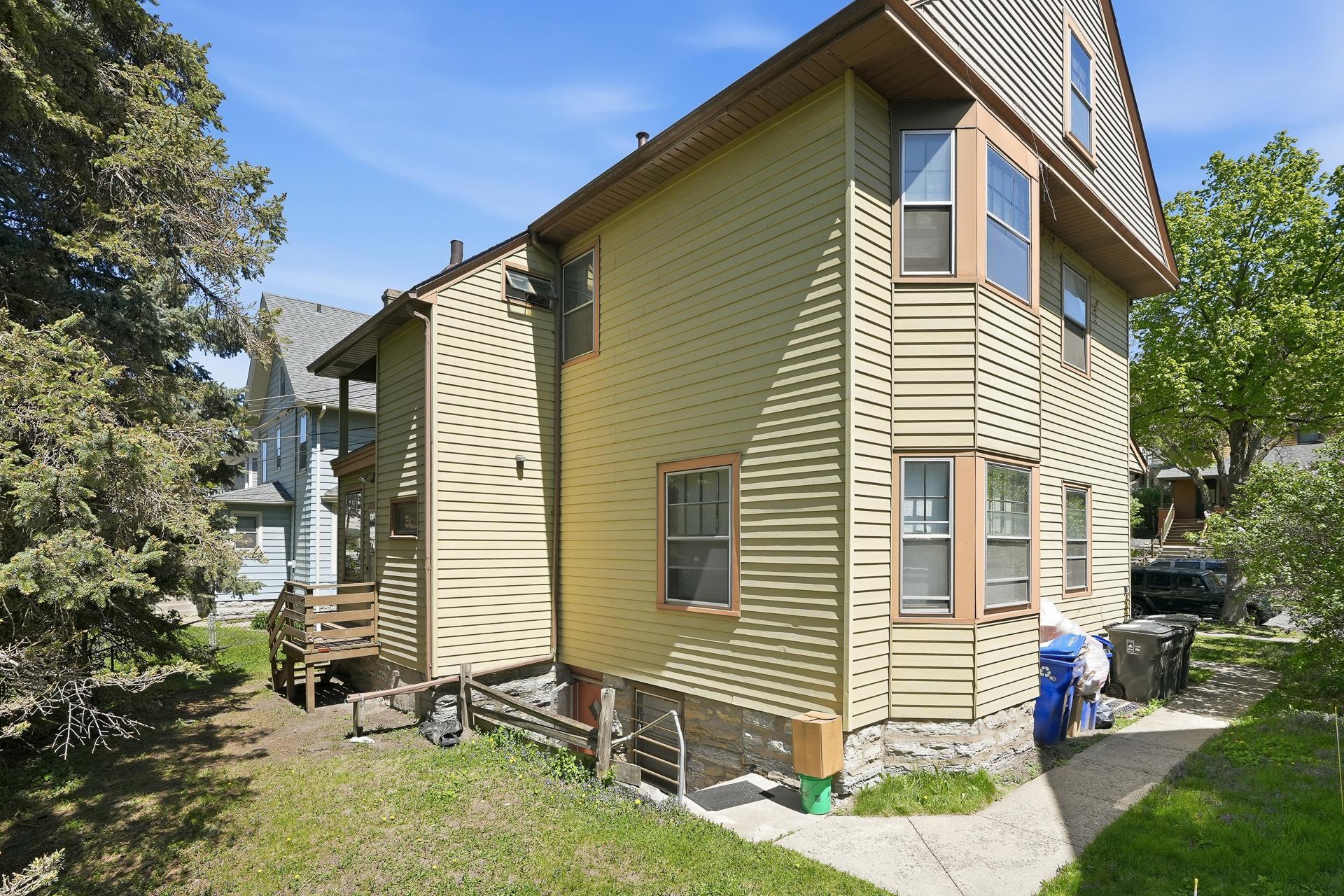 389 Maple Street Property Photo 3