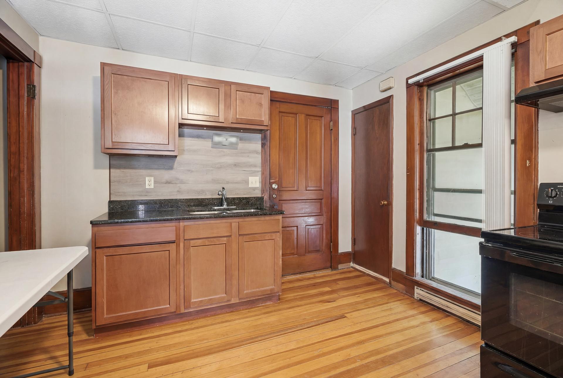 389 Maple Street Property Photo 6