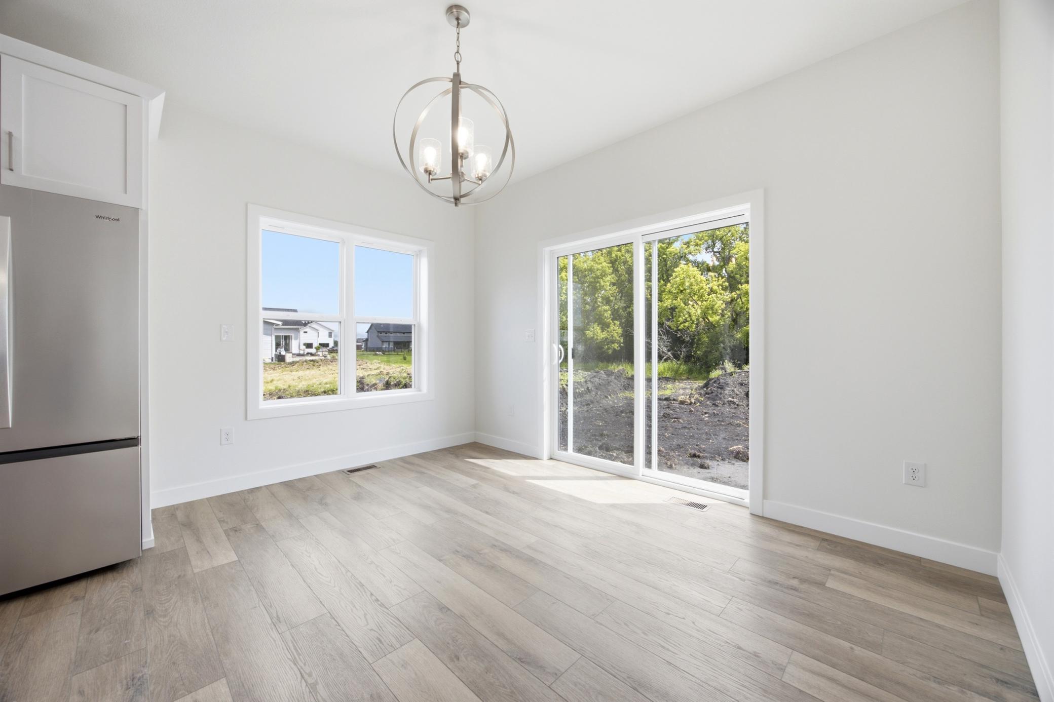 8916 Meadowlark Parkway Property Photo 10
