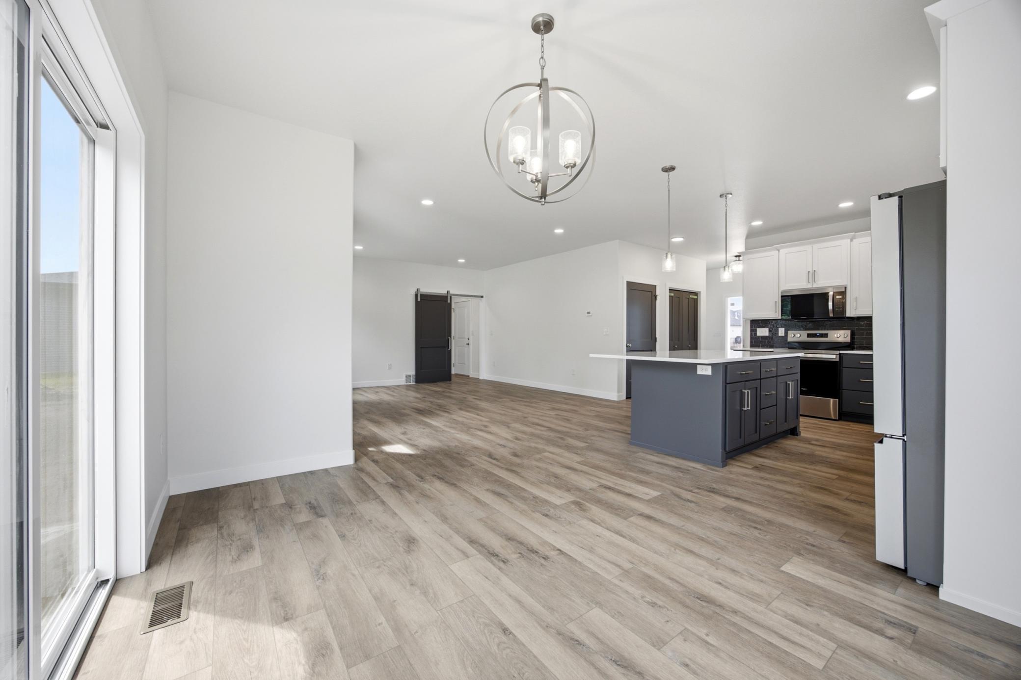 8916 Meadowlark Parkway Property Photo 11
