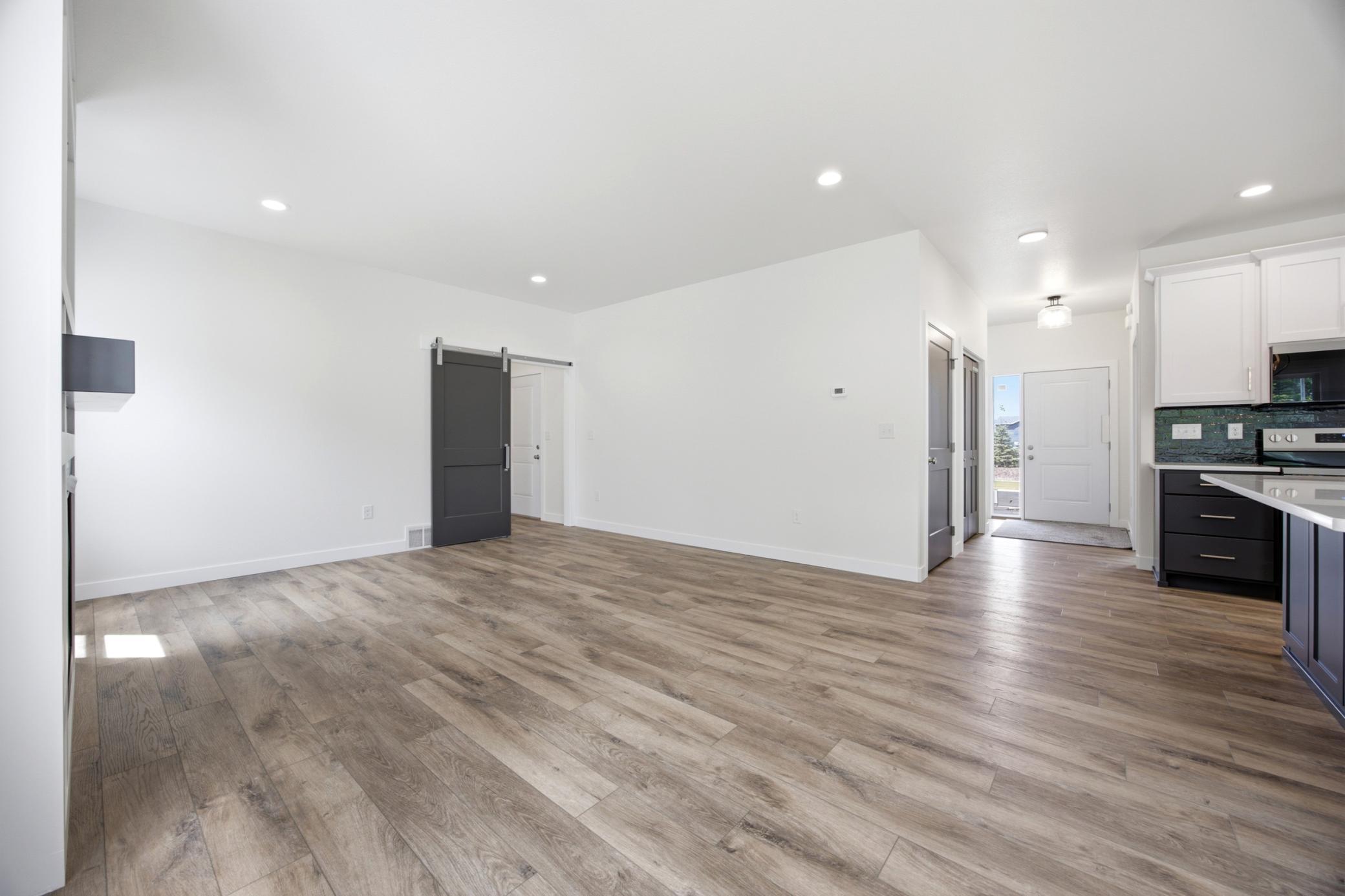 8916 Meadowlark Parkway Property Photo 12