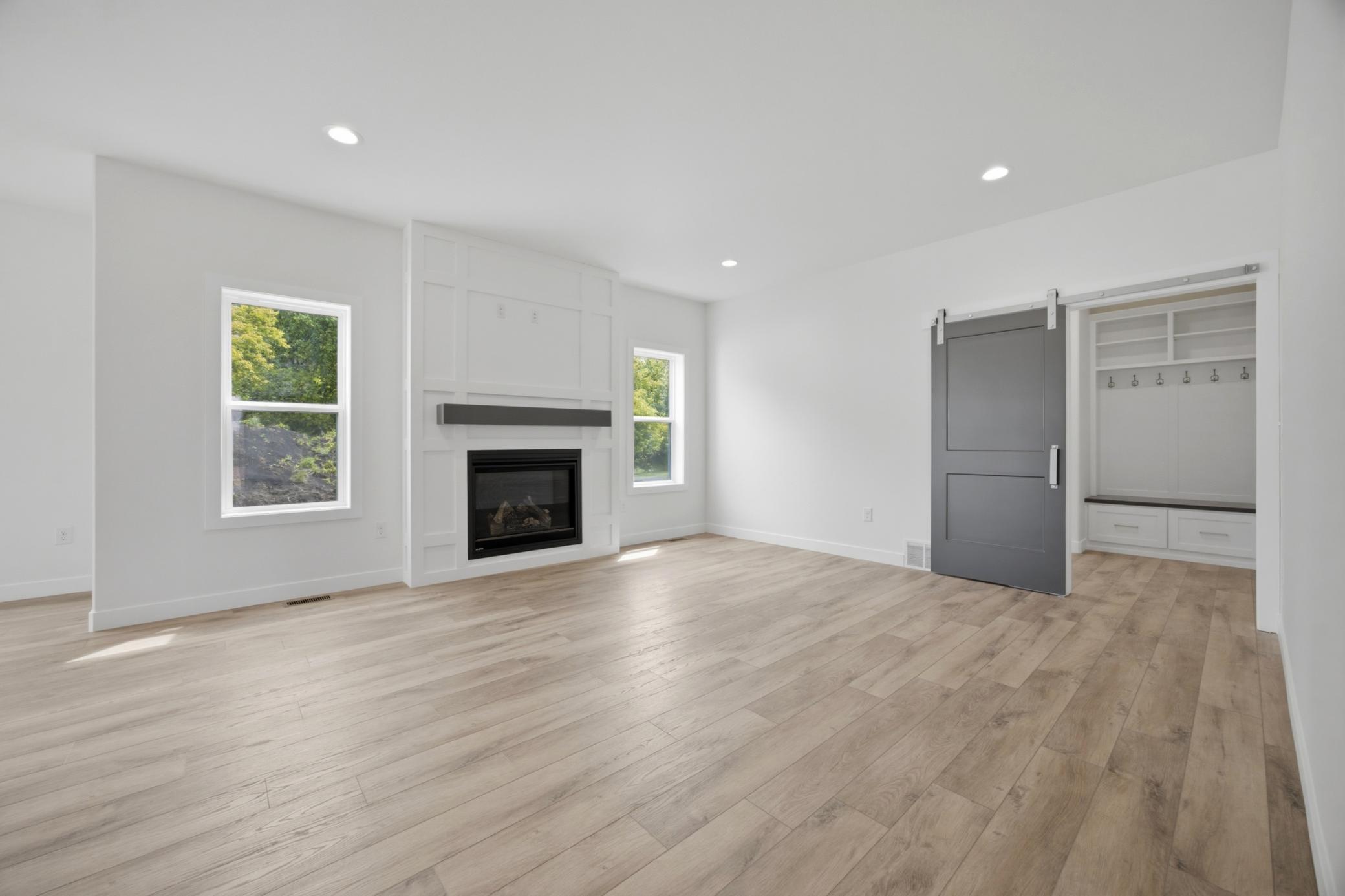 8916 Meadowlark Parkway Property Photo 13