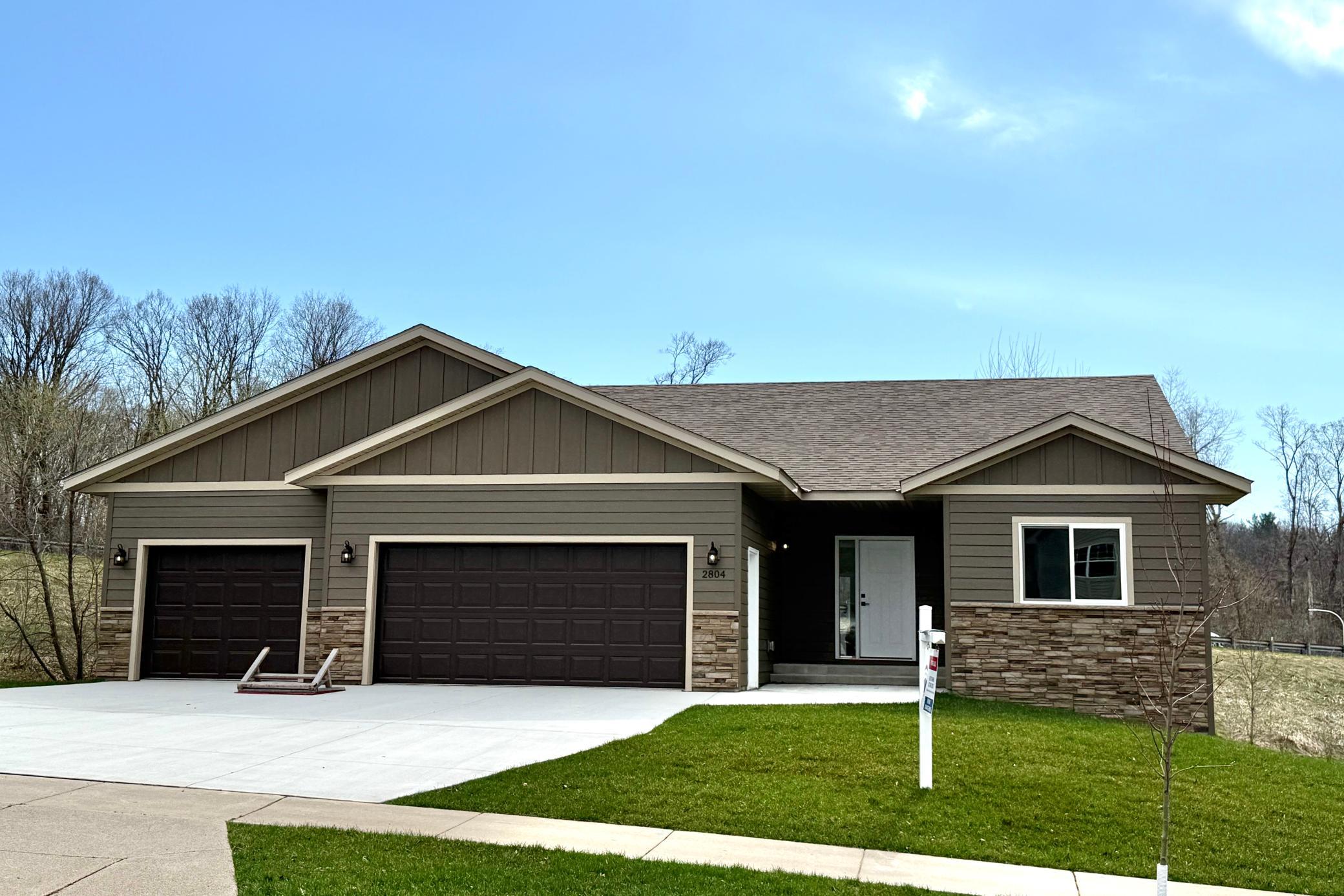 2804 Oak Lawn Drive Property Photo 1
