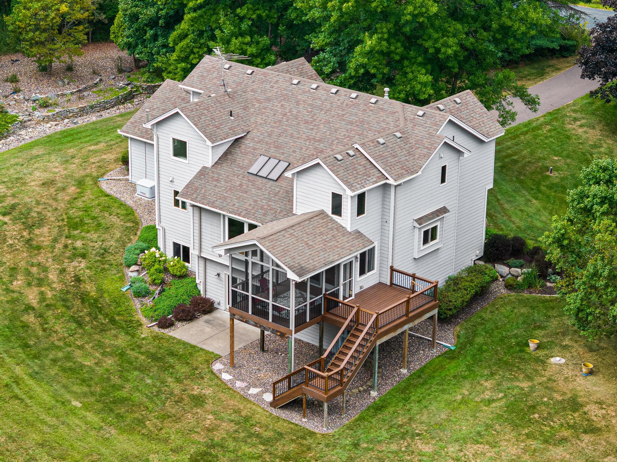 12370 Ravine Circle N Property Photo 2