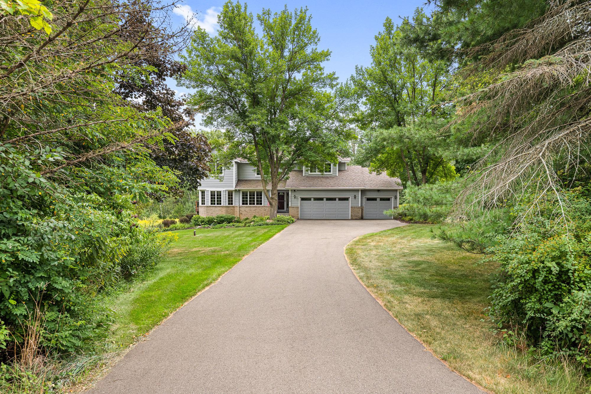 12370 Ravine Circle N Property Photo 4