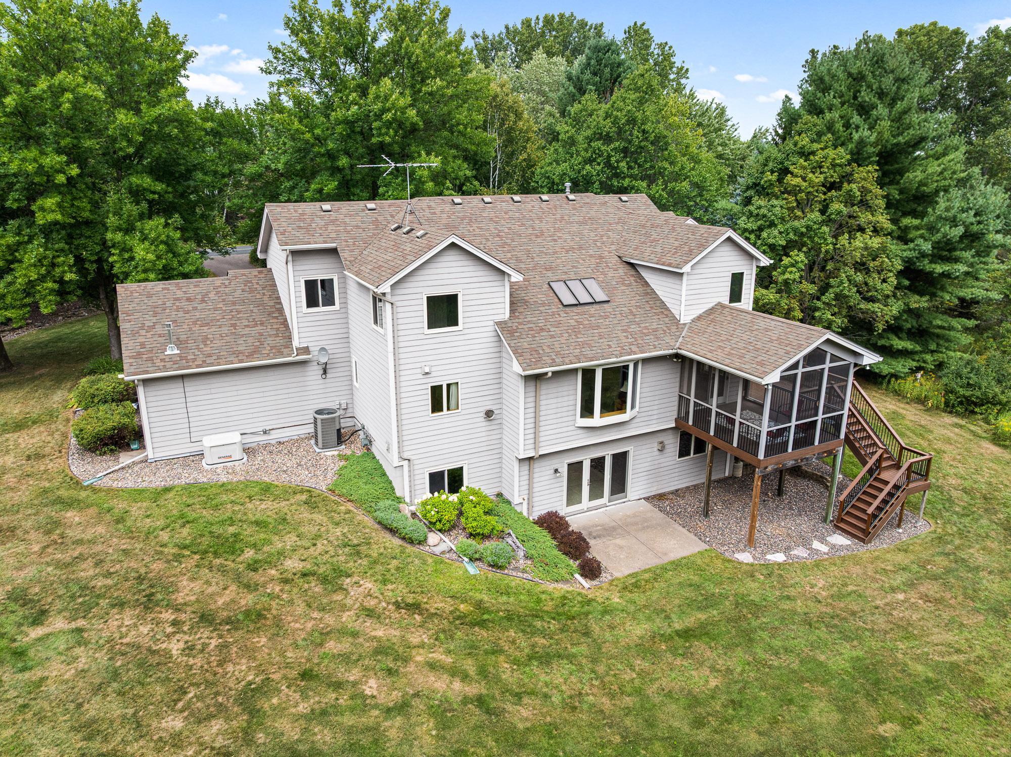 12370 Ravine Circle N Property Photo 10