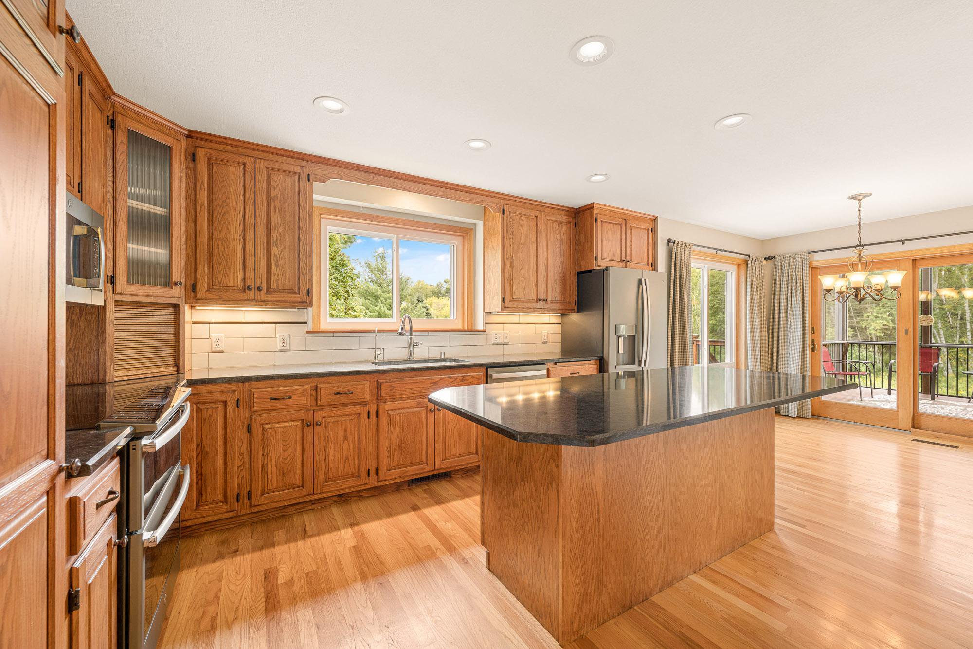 12370 Ravine Circle N Property Photo 17