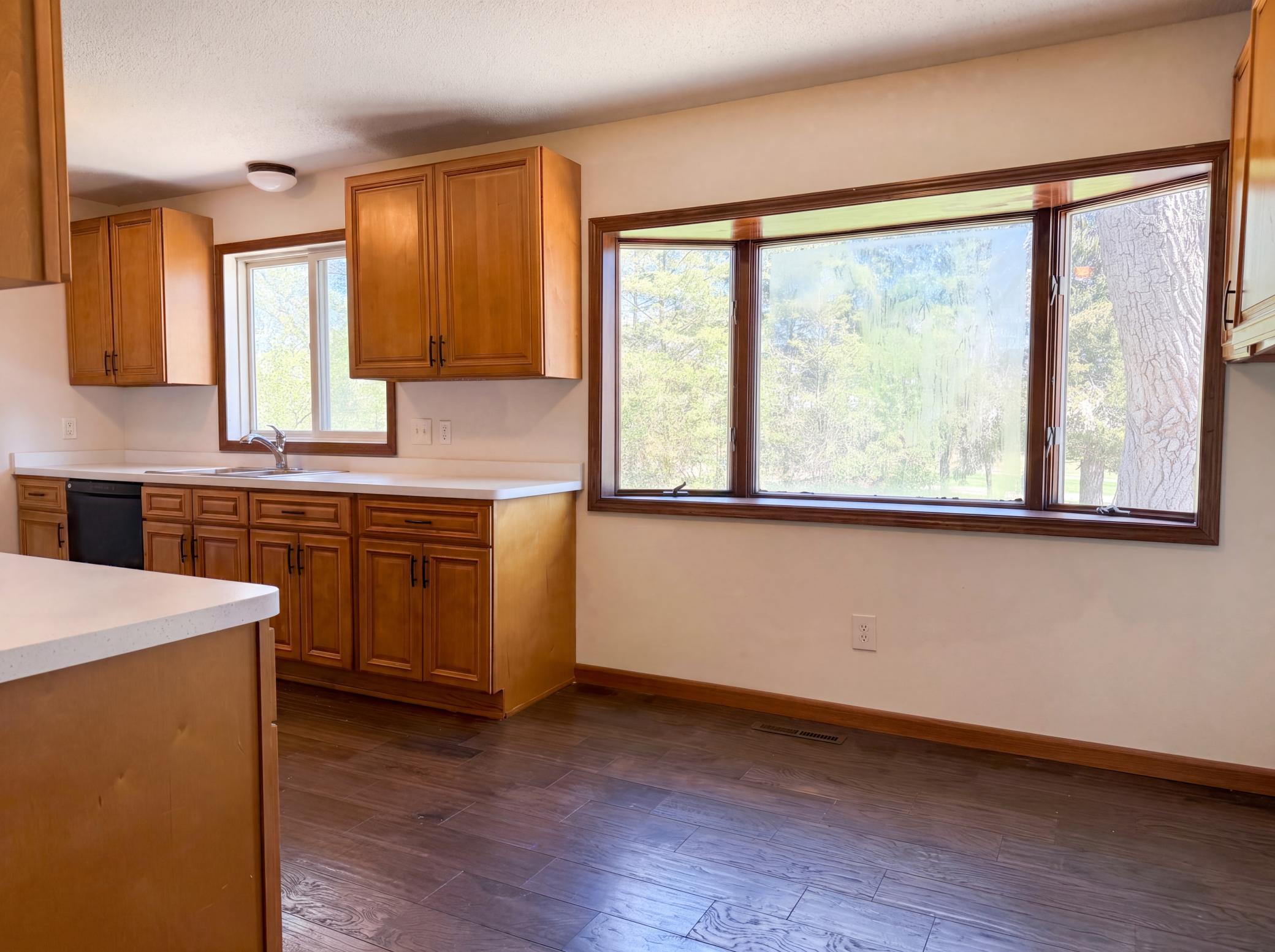 18817 Kenwood Trail Property Photo 6