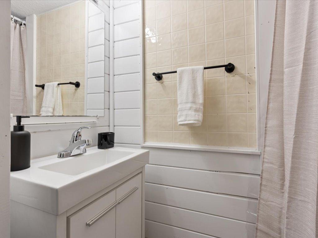 107 Minnesota Avenue E Property Photo 32