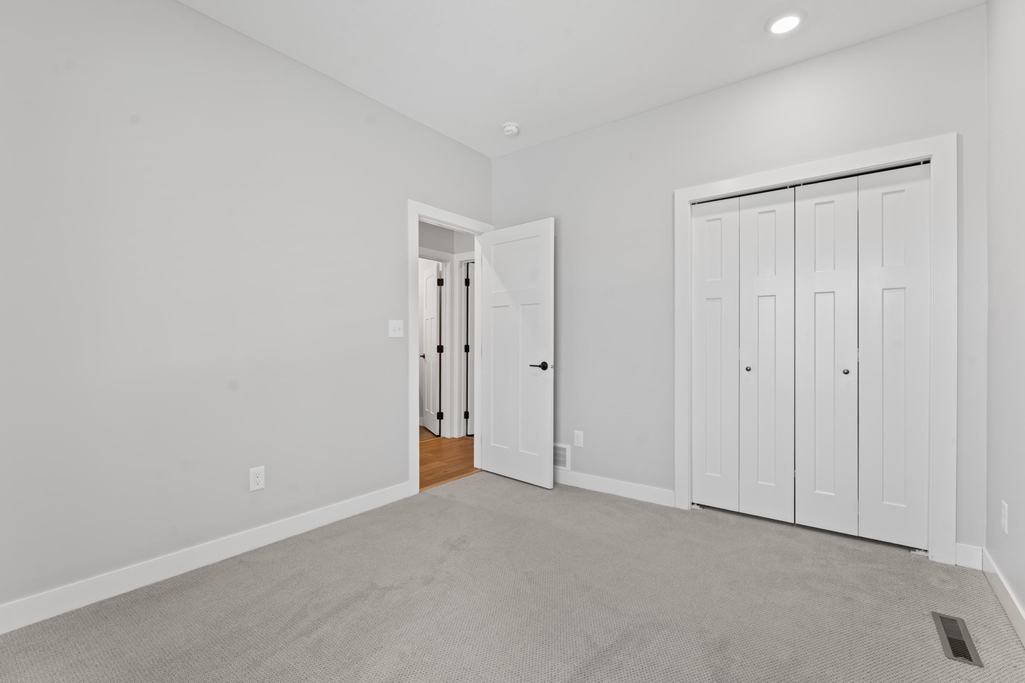 468 Panorama Circle Nw Property Photo 4