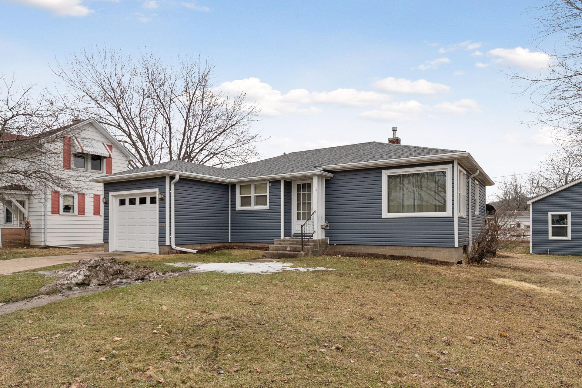 118 Hiawatha Drive E Property Photo 2