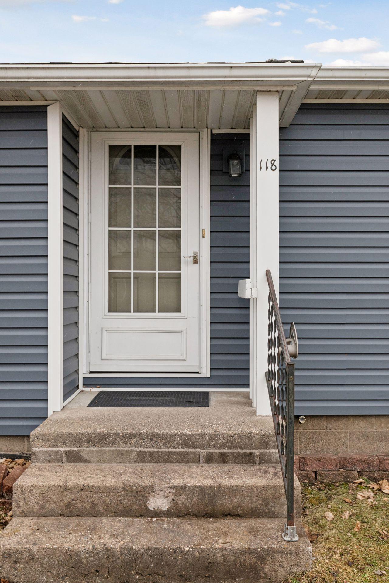 118 Hiawatha Drive E Property Photo 3
