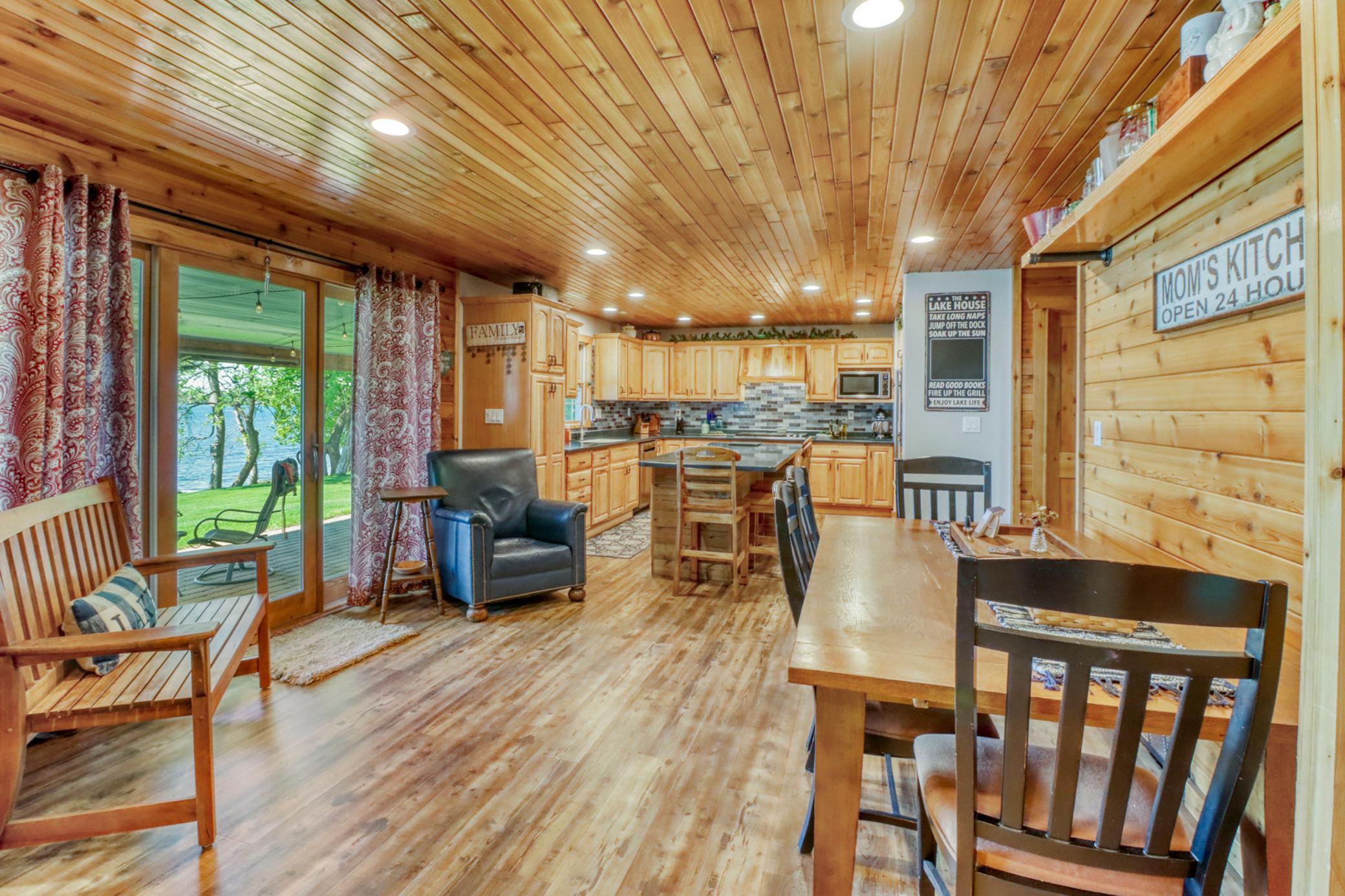 290 Shorewood Drive Property Photo 13