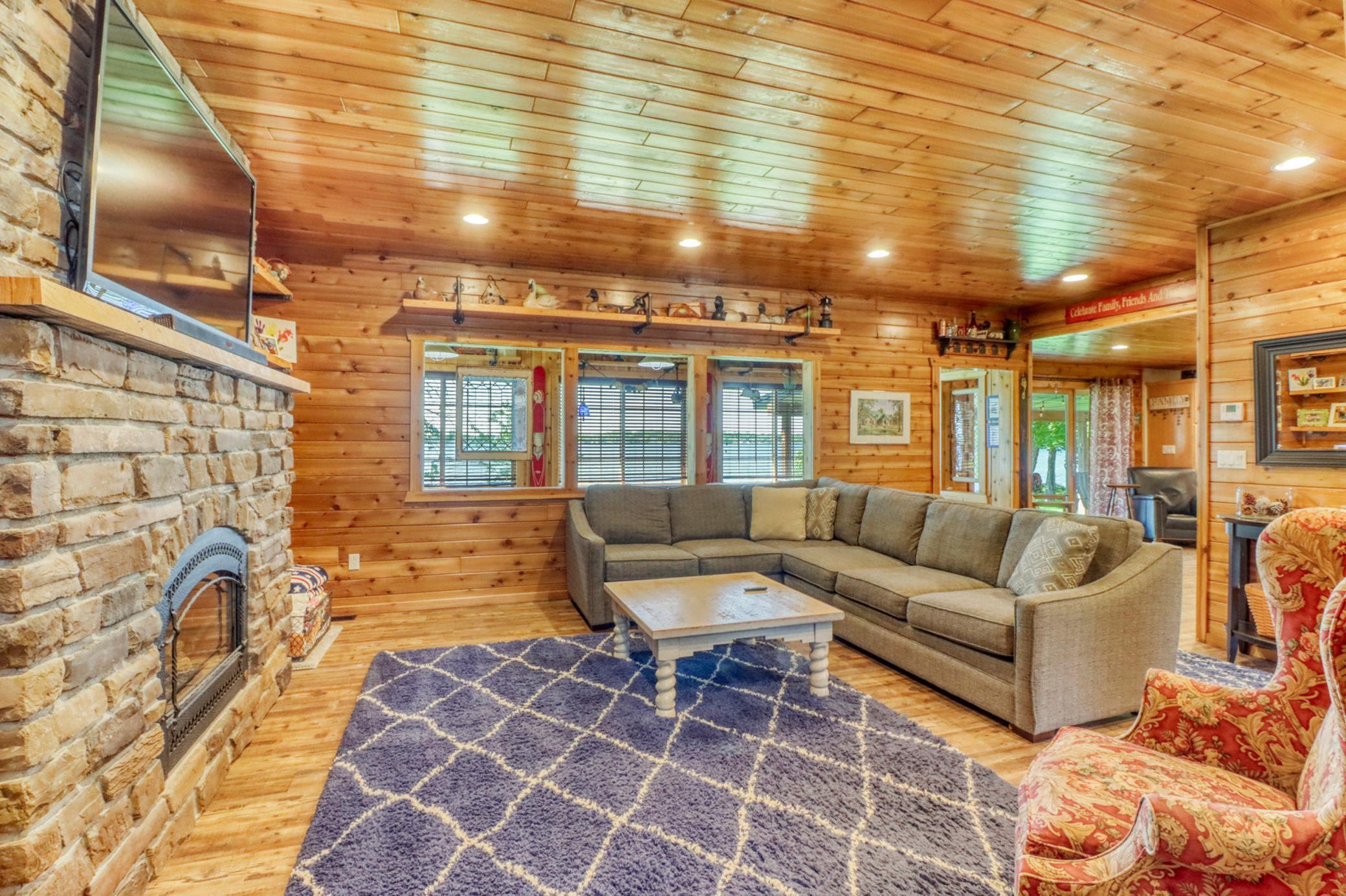 290 Shorewood Drive Property Photo 19