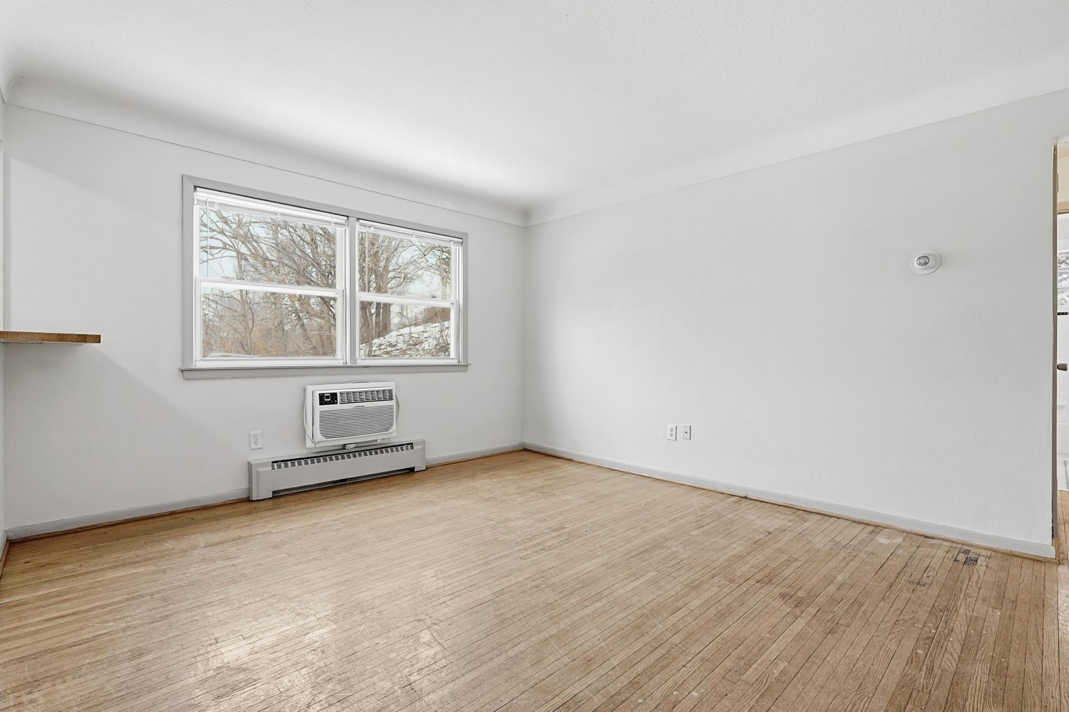 149 Morton Street E Property Photo 31