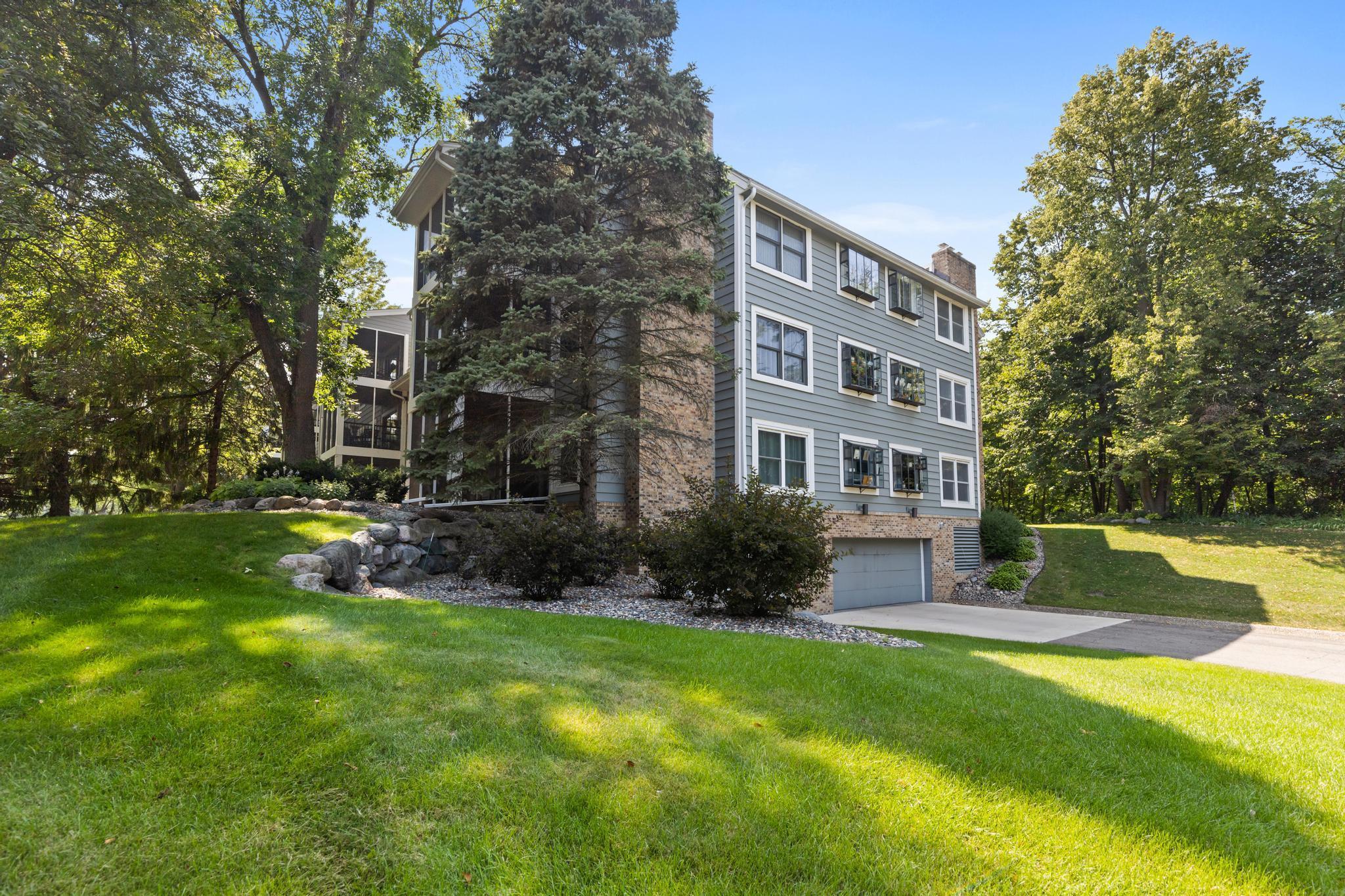 3000 Saint Albans Mill Road 103