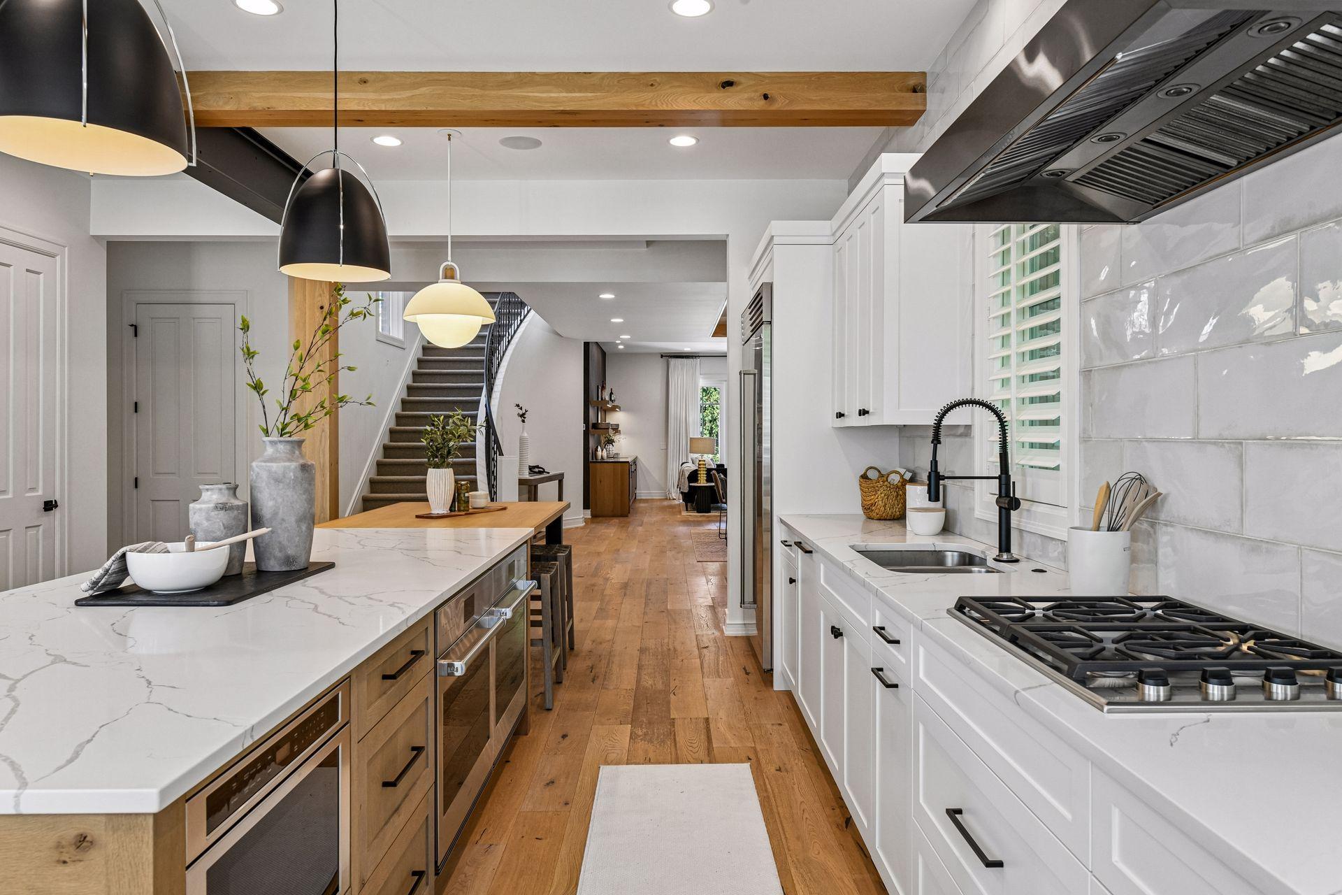 715 Rice Street E Property Photo 12