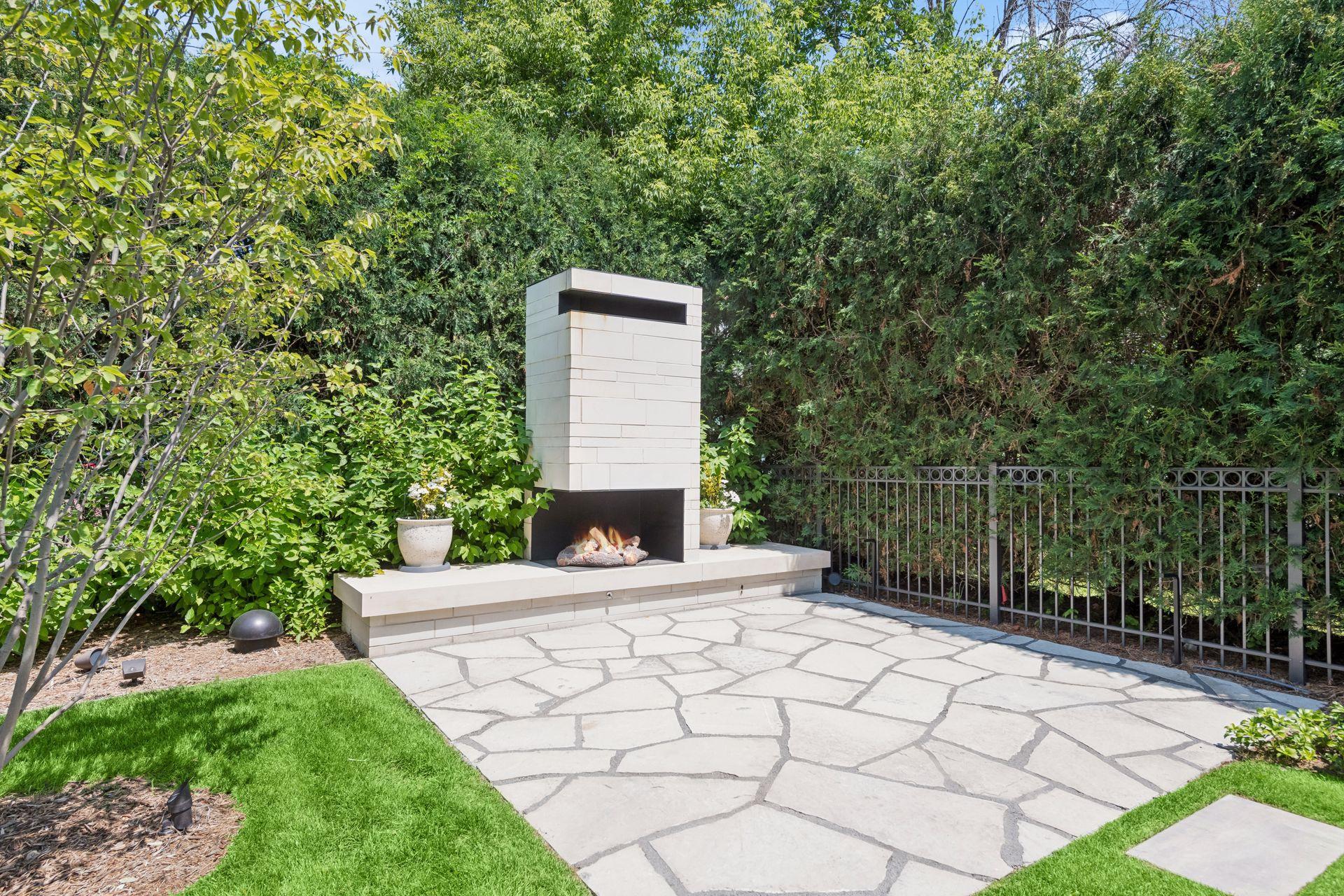 715 Rice Street E Property Photo 24