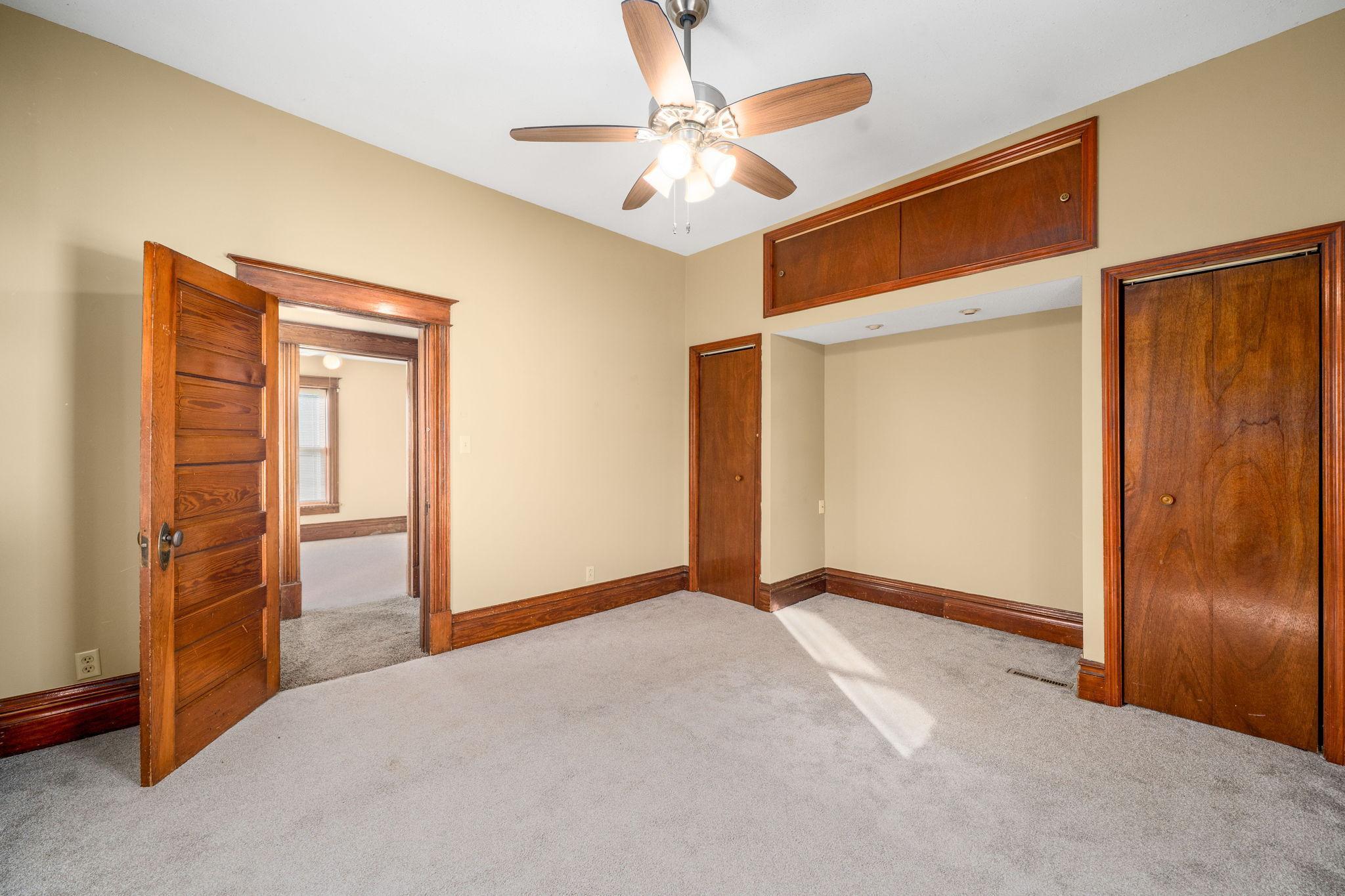 201 E Adams Avenue Property Photo 16