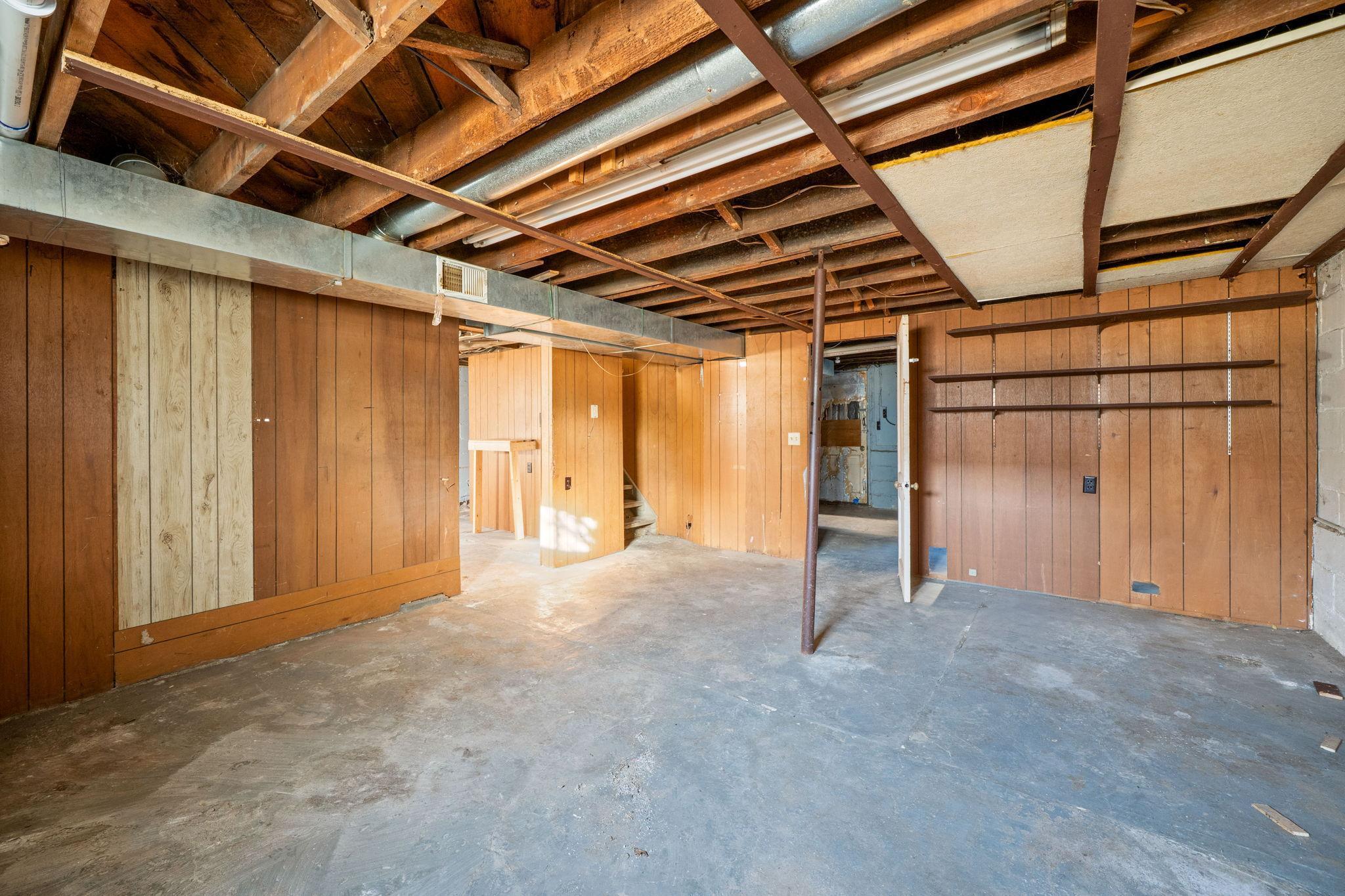 201 E Adams Avenue Property Photo 24
