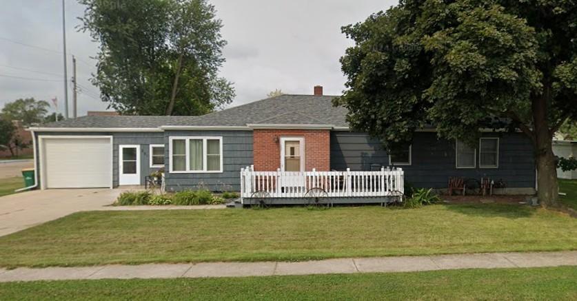 201 N Front Street Property Photo 1