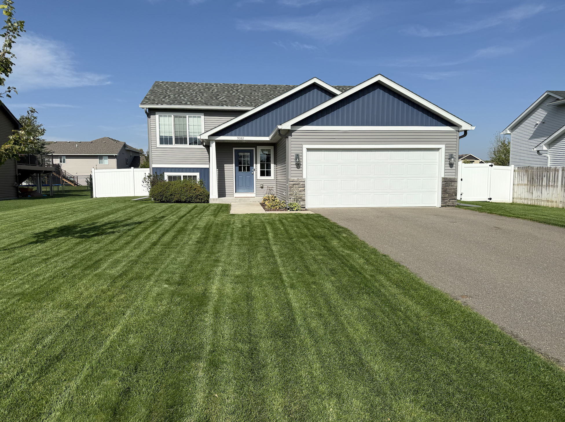9082 Viking Street Property Photo 1