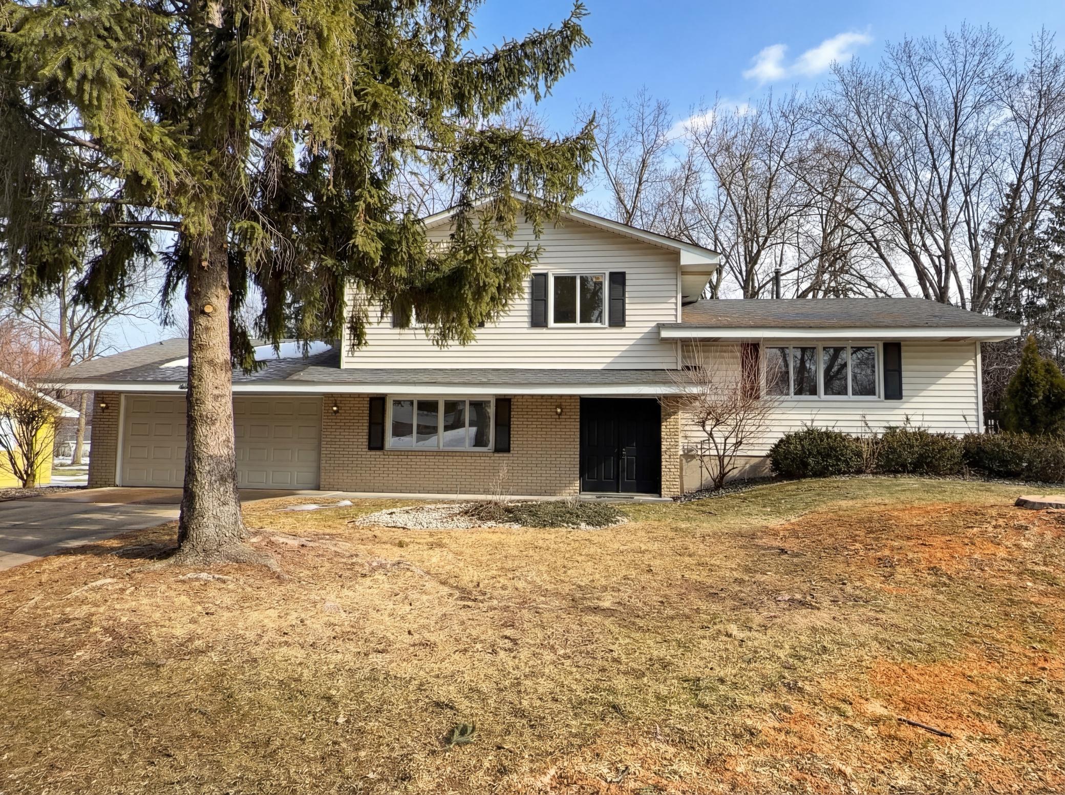 3480 Milton Street N Property Photo 6