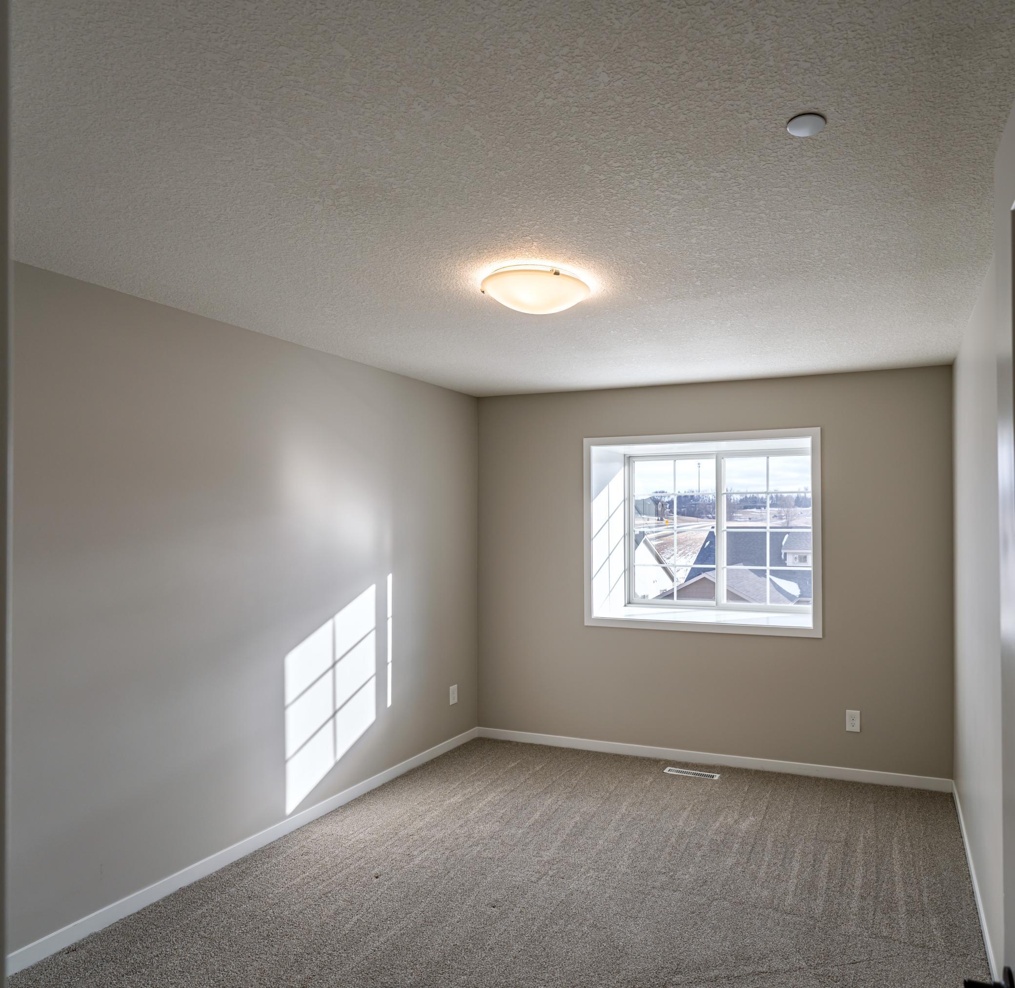 697 Shardlow Place Ne Property Photo 11