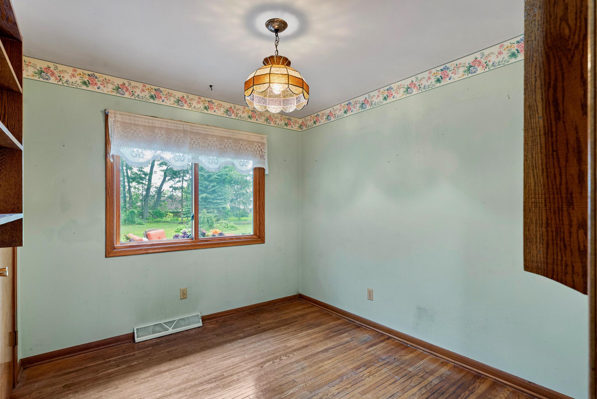 5584 266th Street Property Photo 11