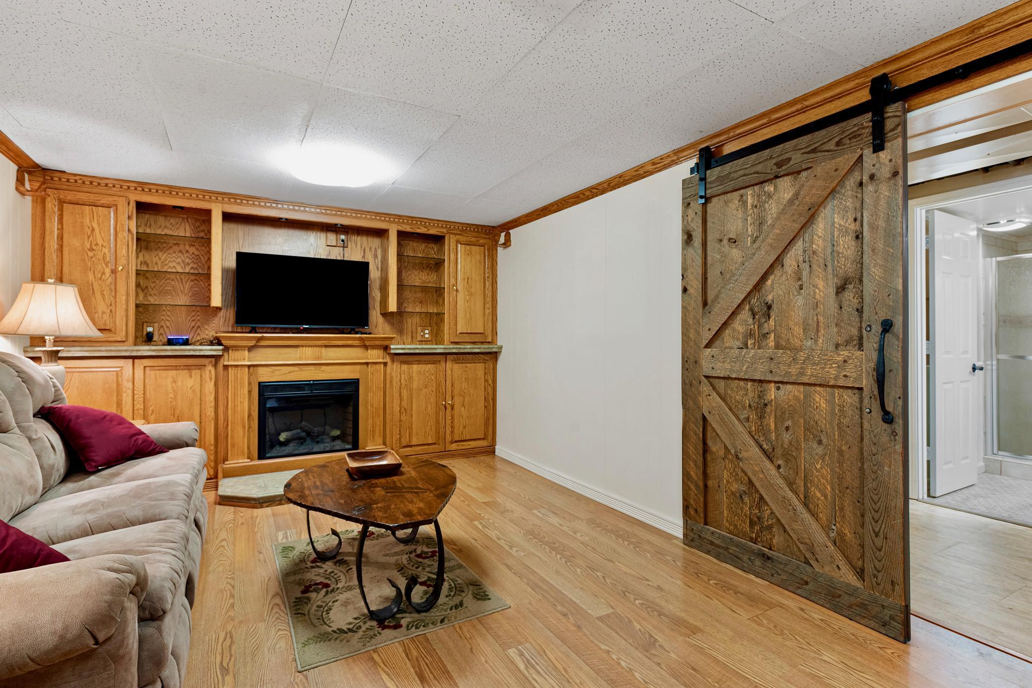 5584 266th Street Property Photo 13