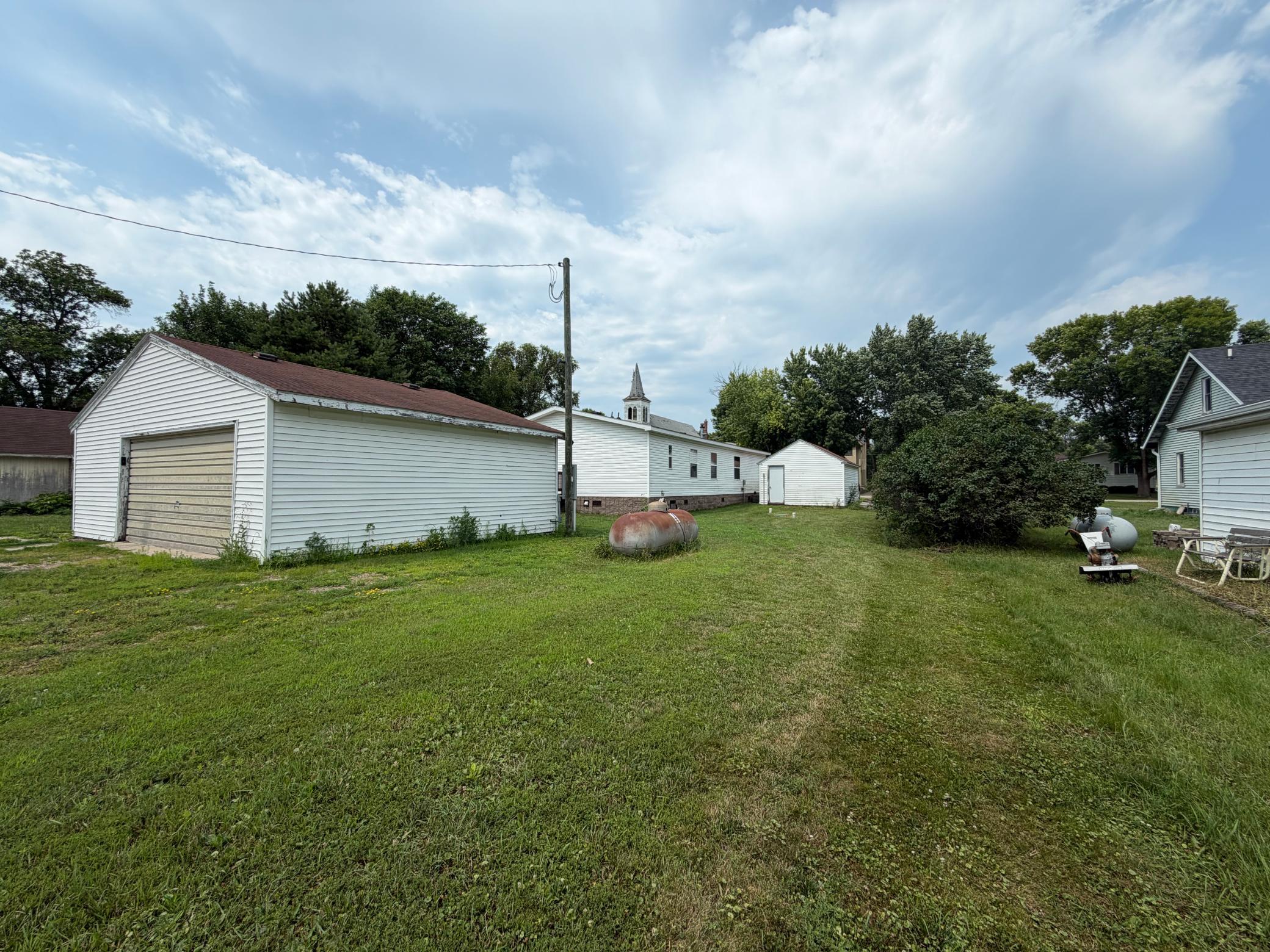 204 E 4th Street Property Photo 4