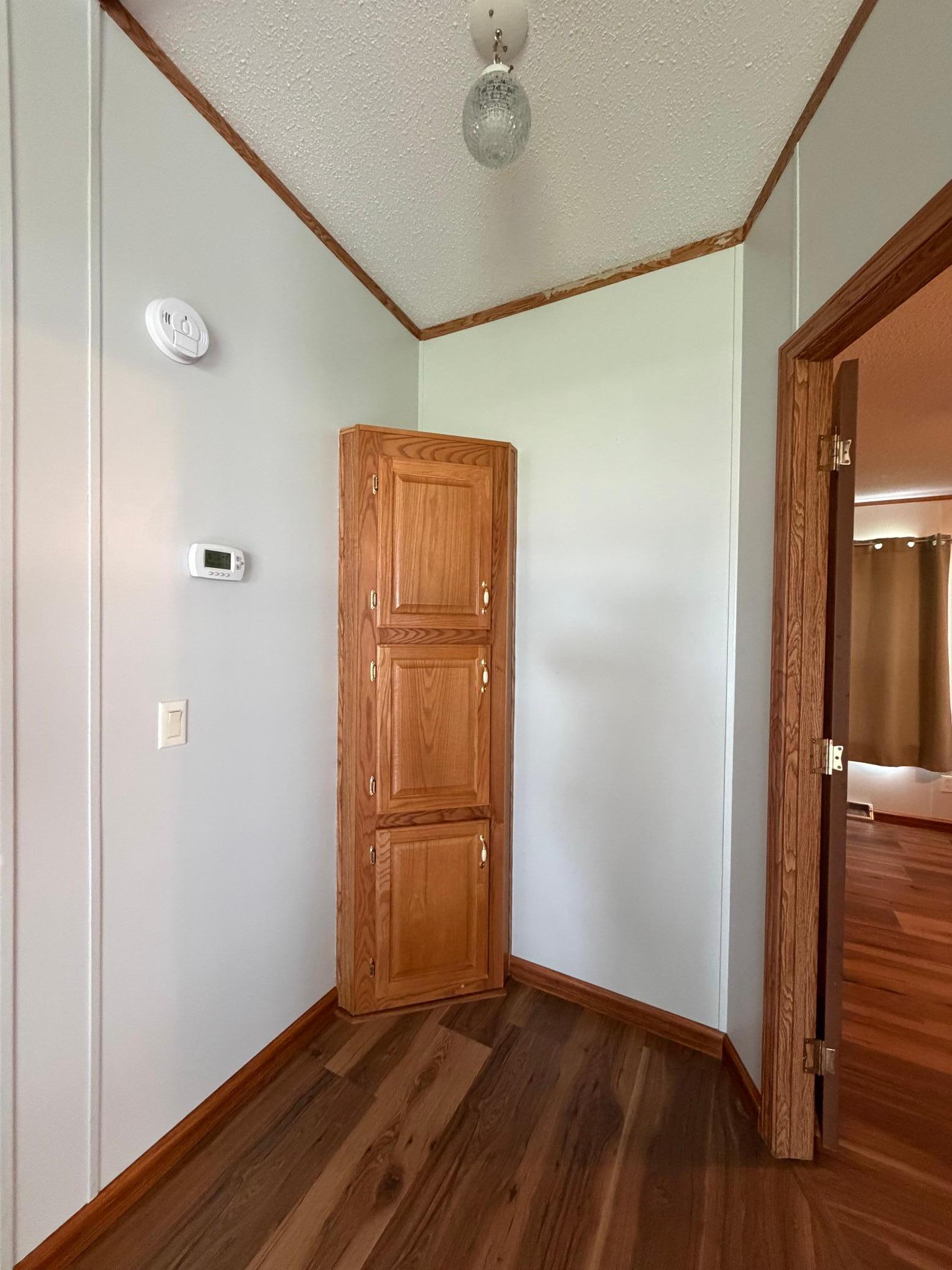 204 E 4th Street Property Photo 7