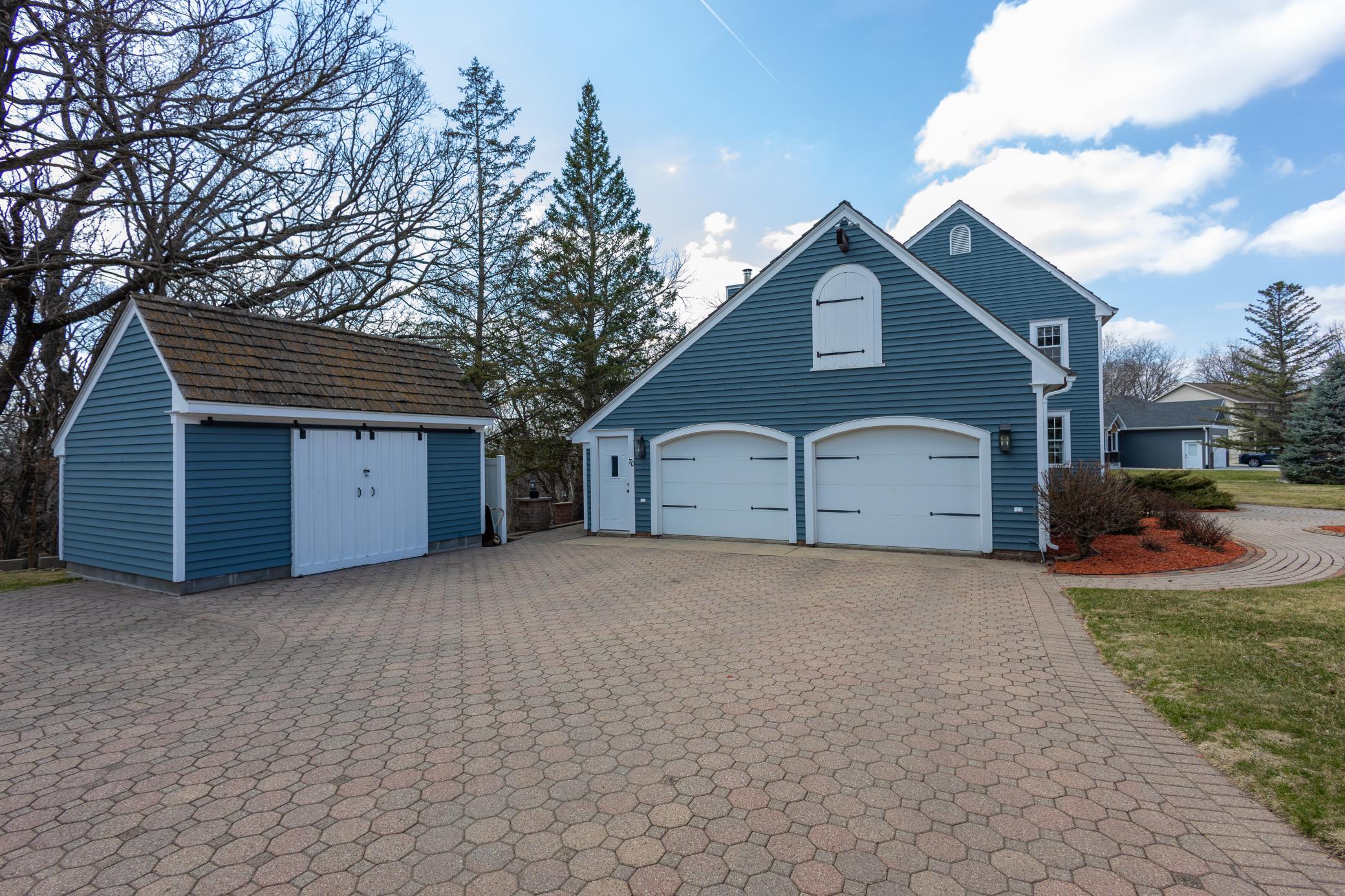 70 Jonathon Drive Property Photo 4