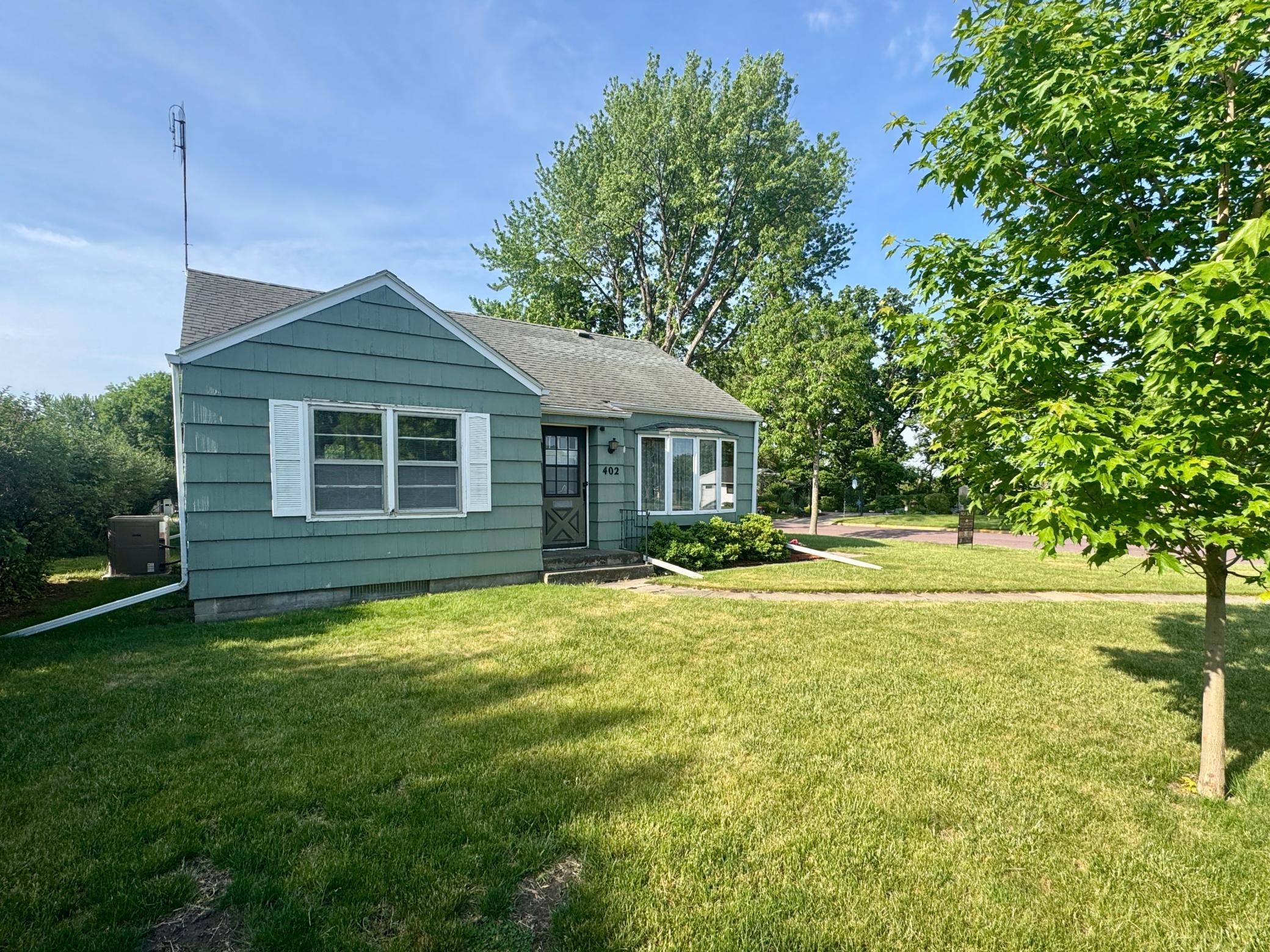 402 E Walnut Street